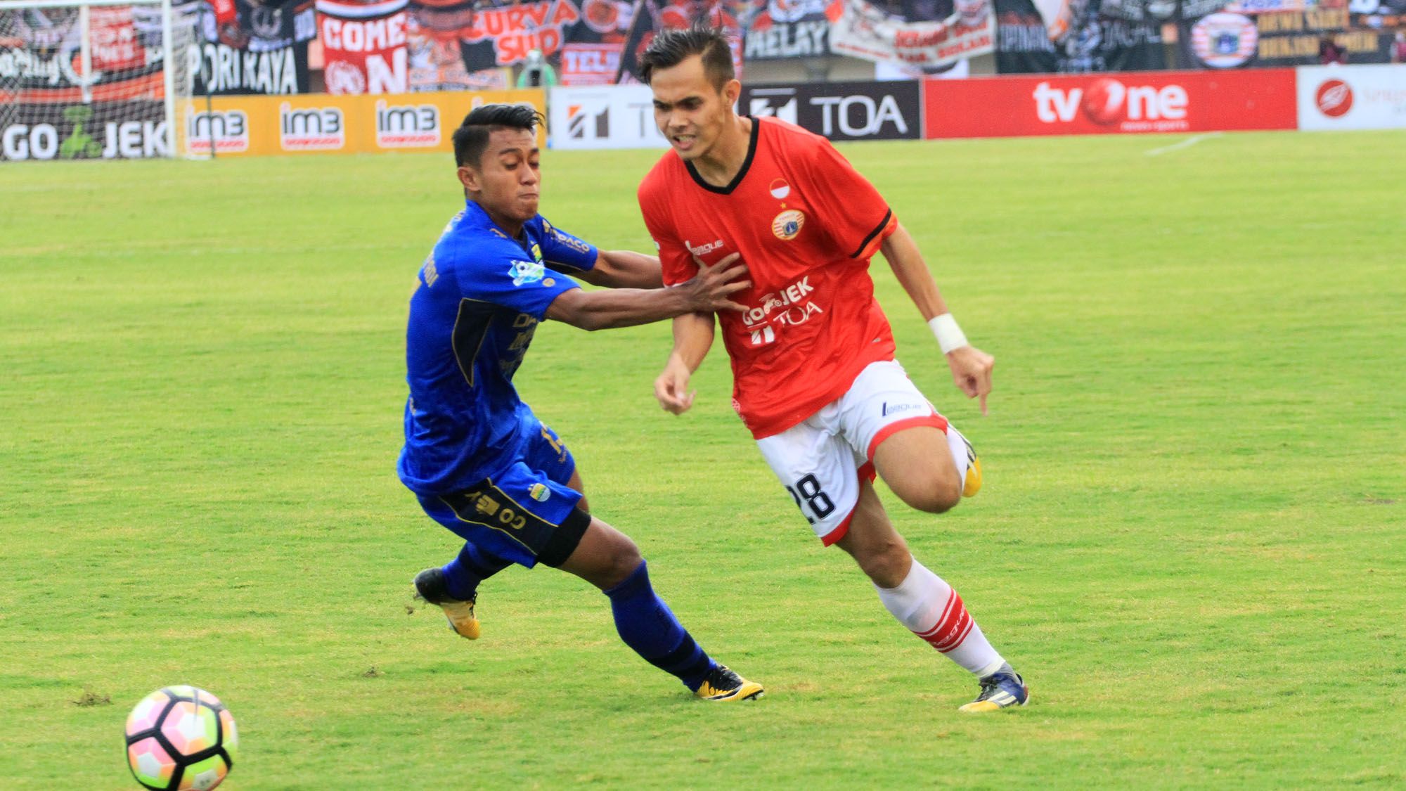 Rezaldi Hehanusa - Persija & Febri Haryadi - Persib Bandung