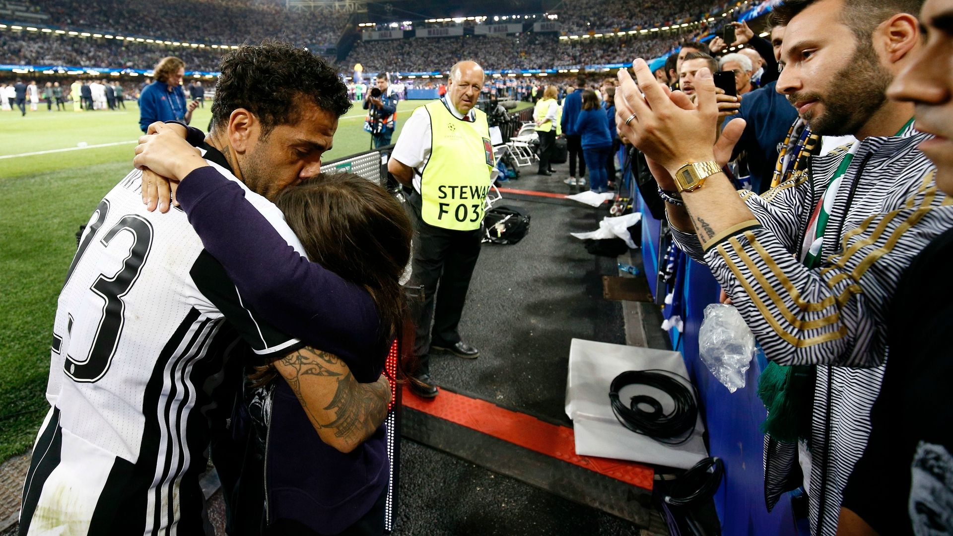Dani Alves Juventus Champions League