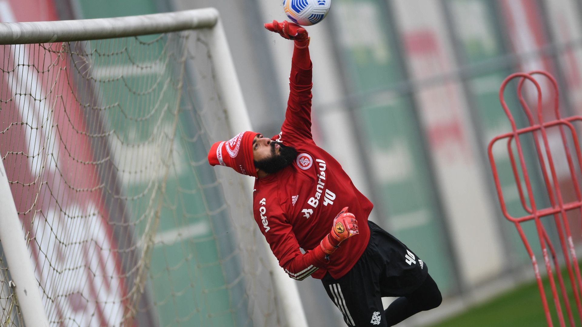 Danilo Fernandes em treino do Inter 2021