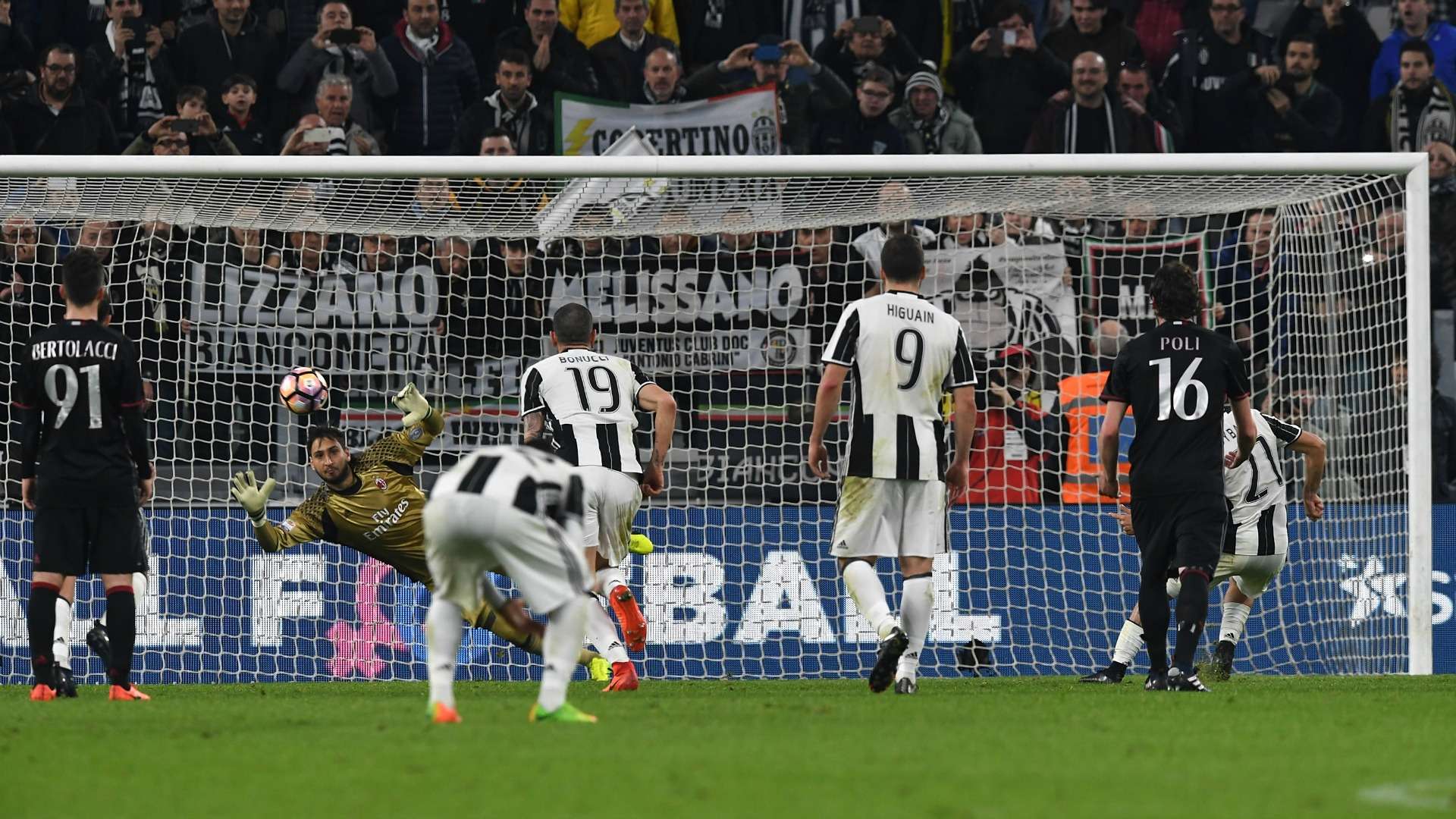 Paulo Dybala Gianluigi Donnarumma Juventus Milan Serie A