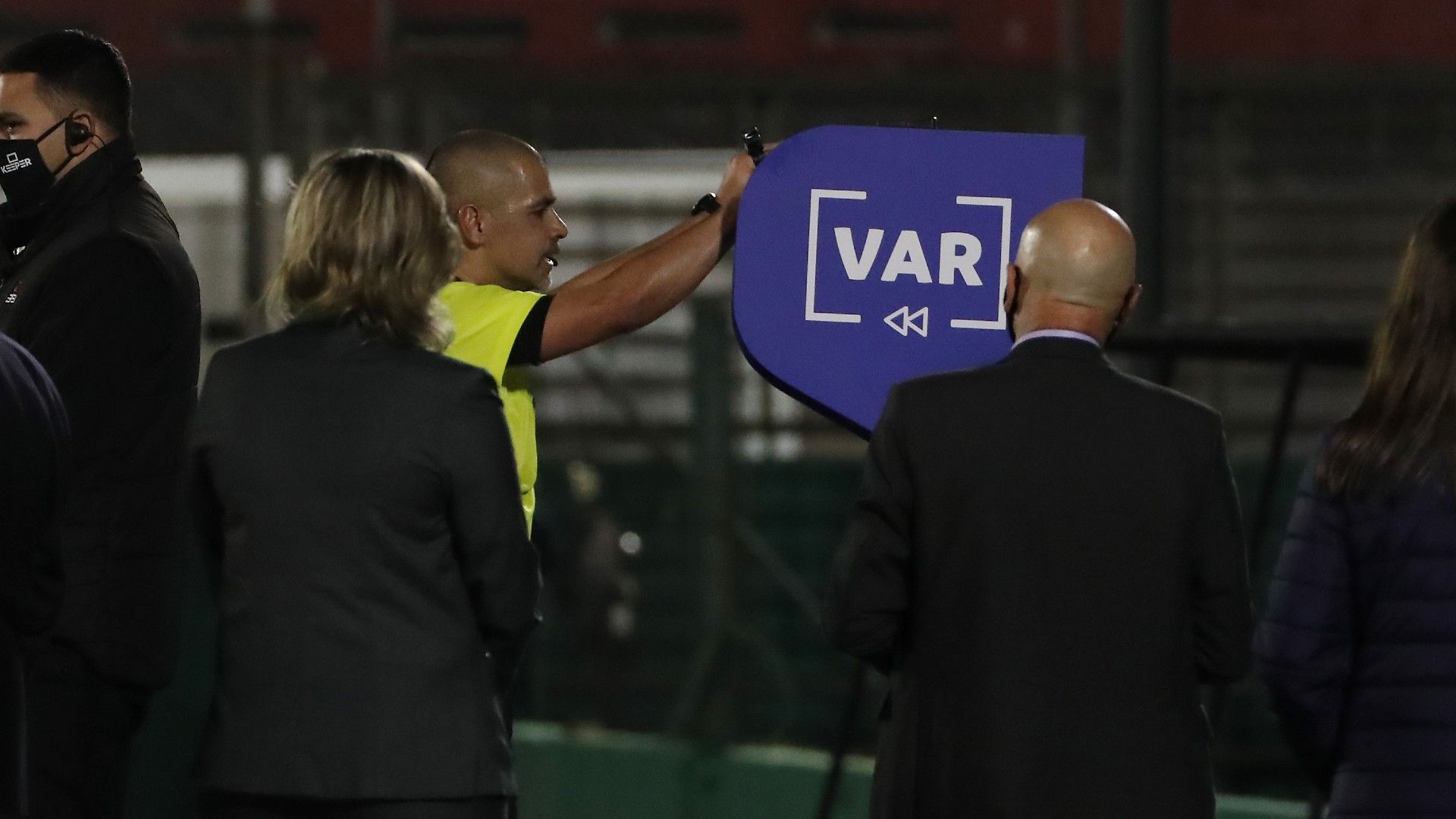 Eber Aquino VAR URuguay  Chile