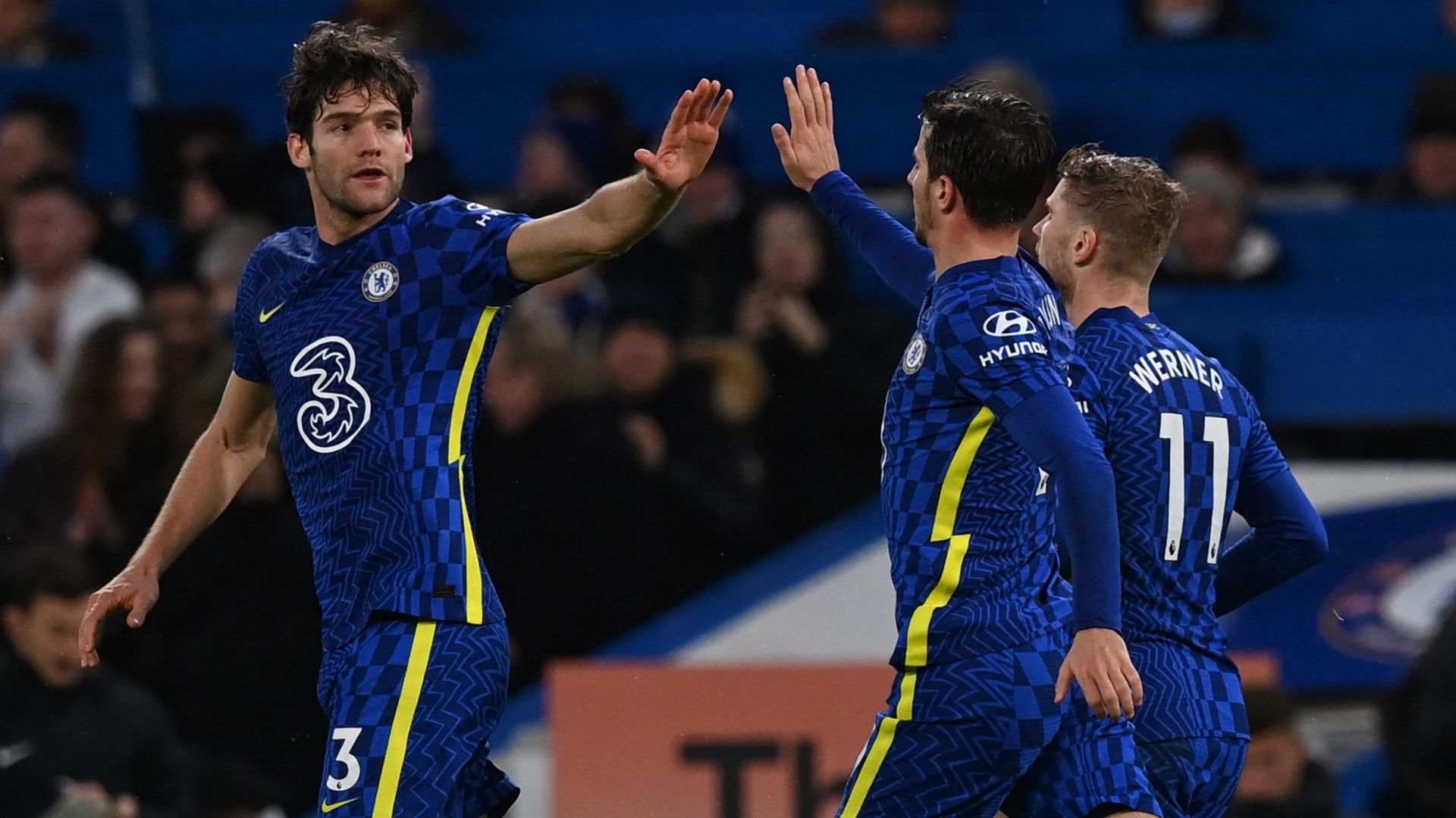 Chelsea celebrate Mason Mount goal vs Leeds, 2021-22