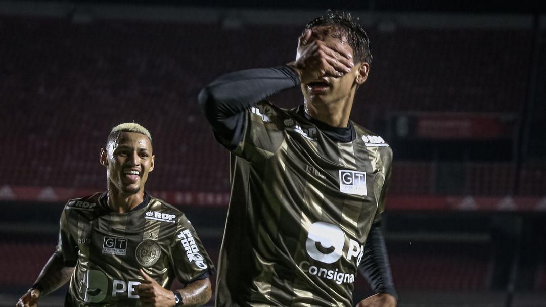 Sarrafiore comemora gol no Morumbi