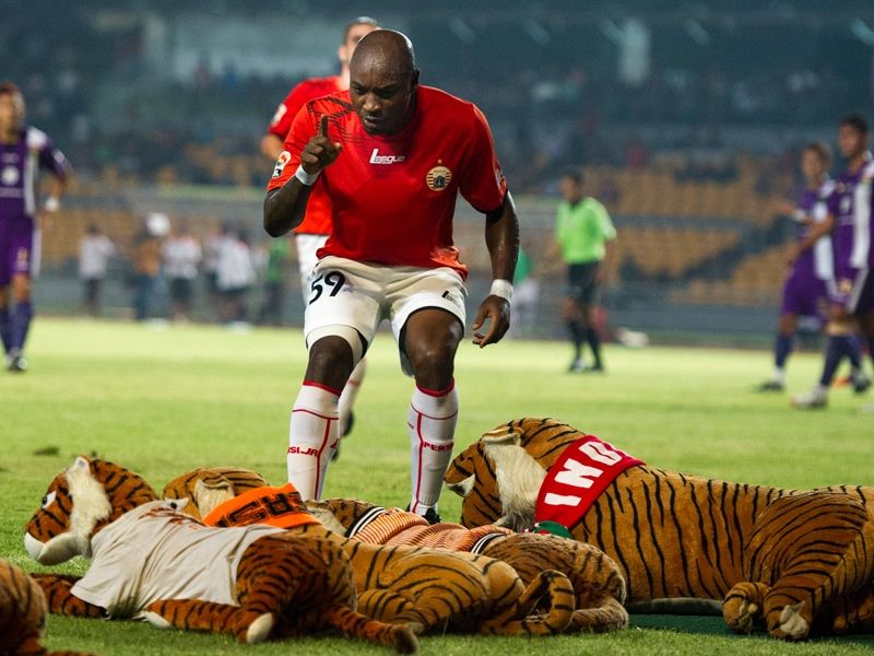 Emmanuel Kenmogne - Persija (GOAL.com/Antara)
