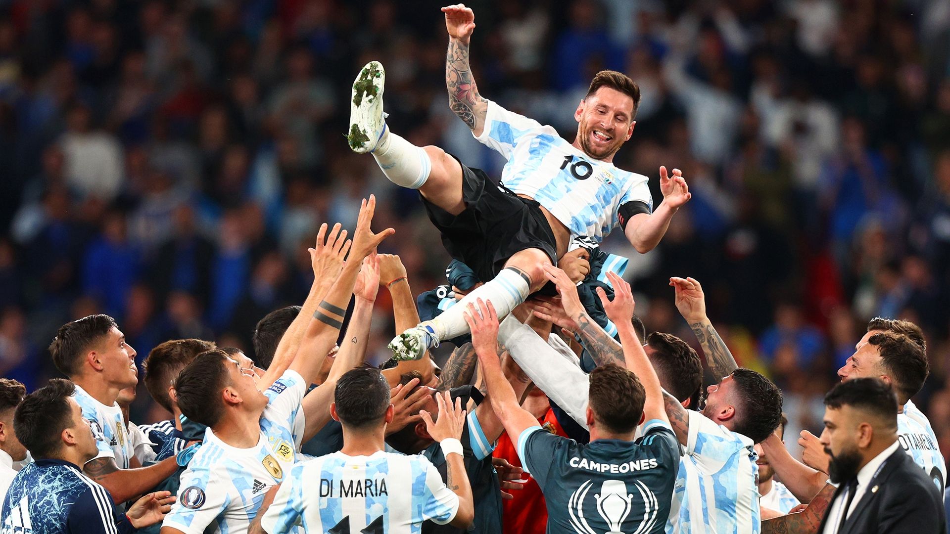 Messi brilla en la victoria de Argentina sobre Italia en La Finalísima mientras los campeones sudamericanos derrotan a sus rivales europeos.