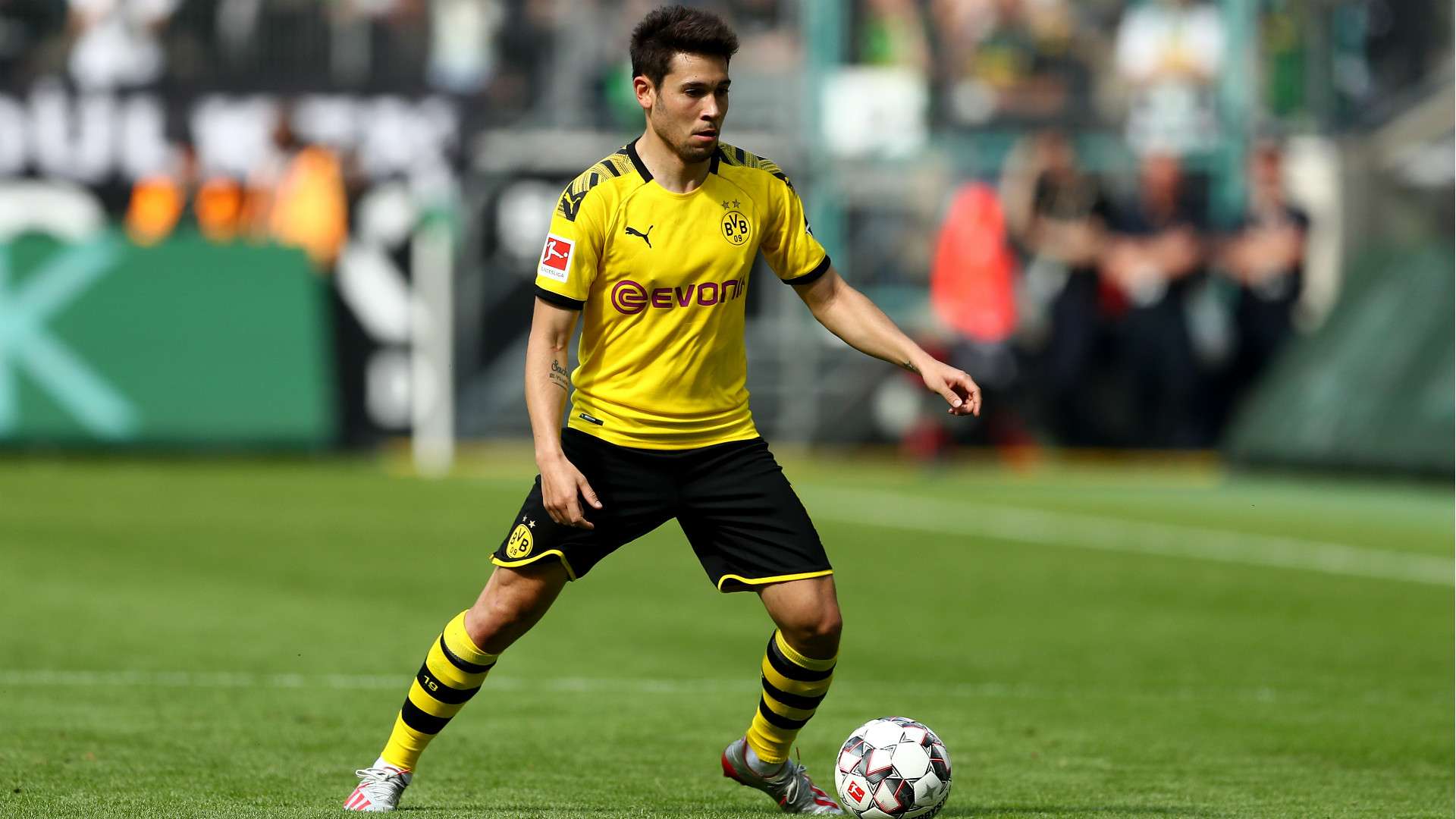 Raphael Guerreiro Borussia Dortmund 2019