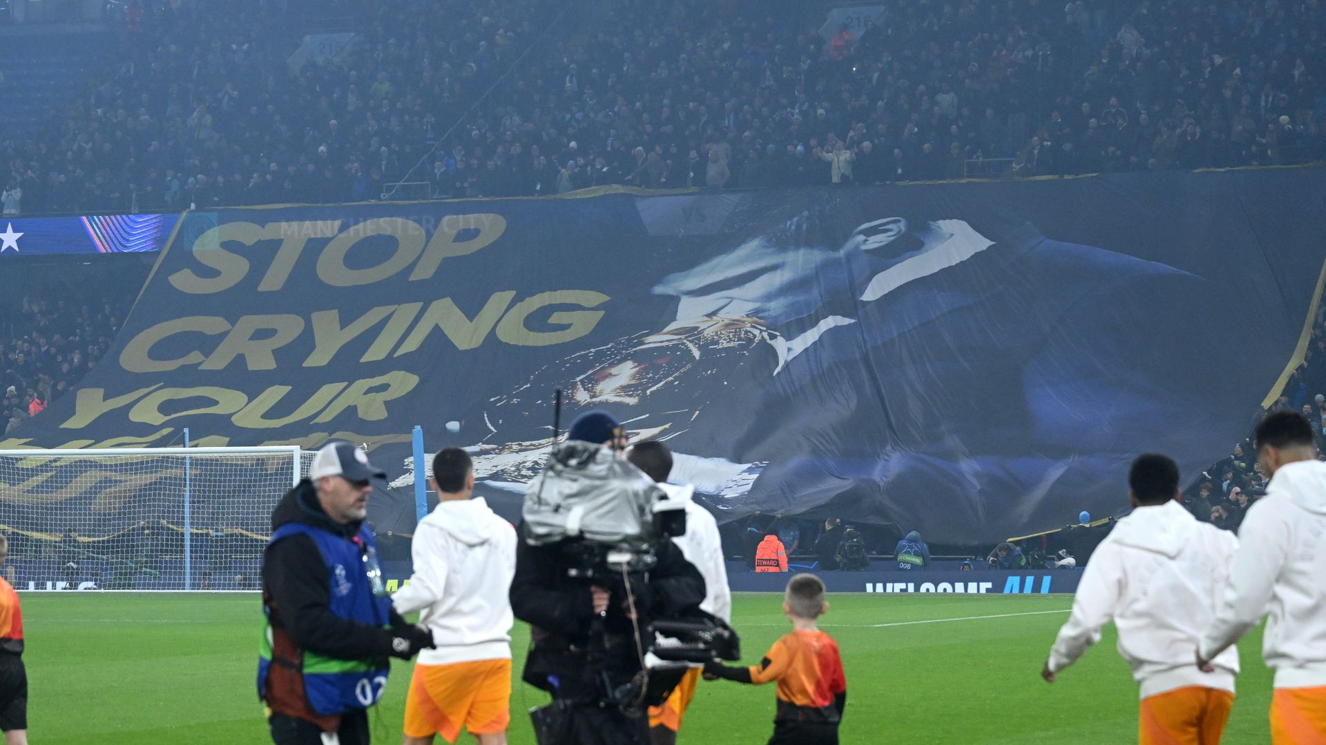 Manchester City Real Madrid Striscione Vinicius Rodri