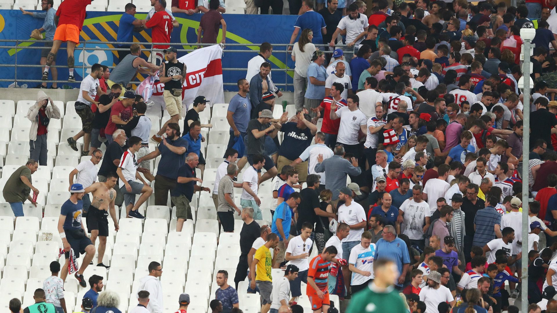 England Russland Riots 11062016