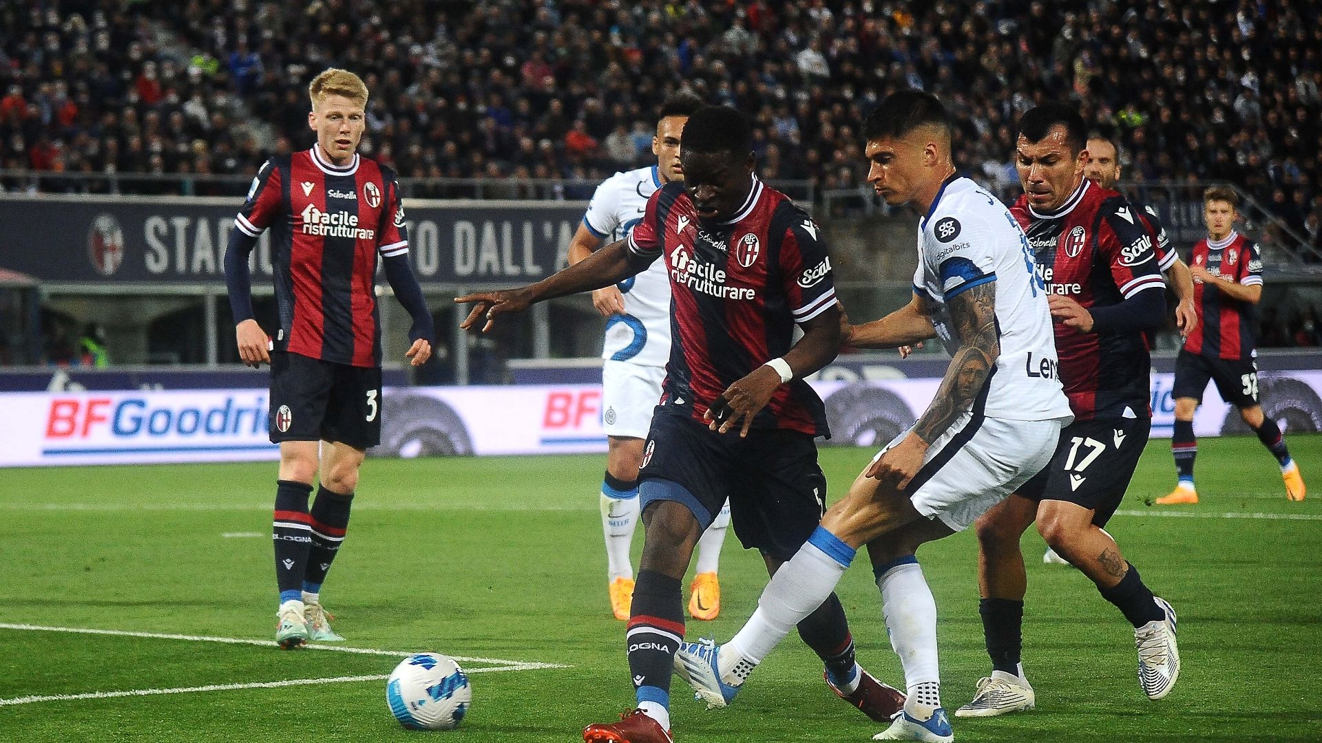 Joaquín Correa Gary Medel Inter Bologna