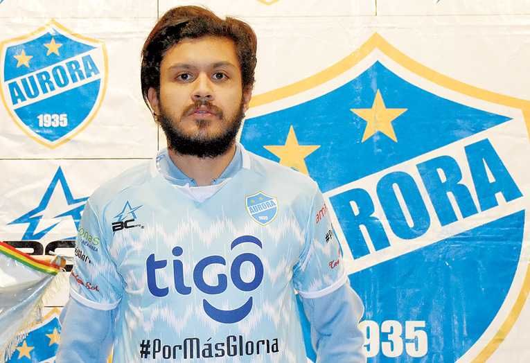 Adriel Fernández, Aurora