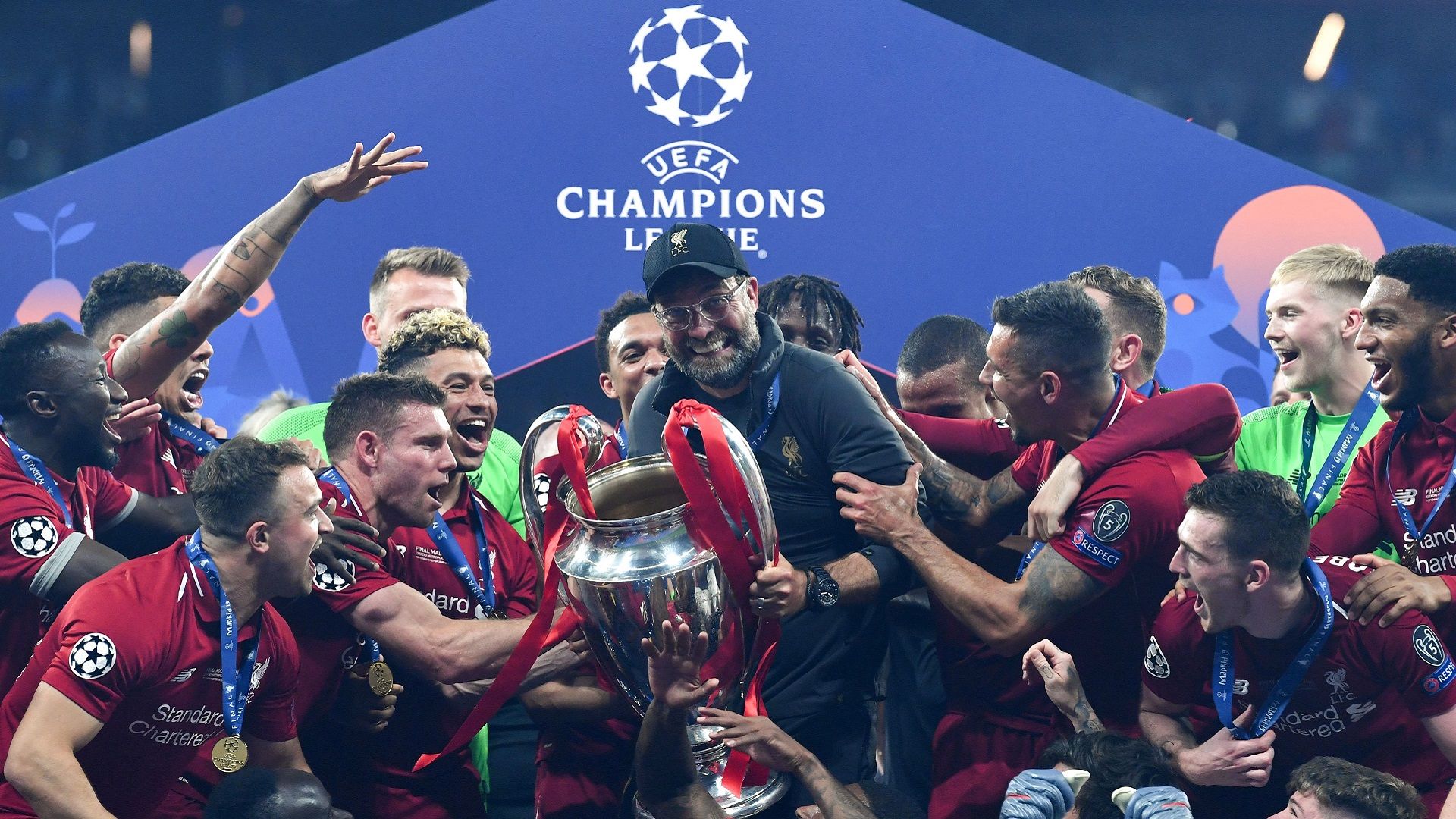 2019-11-09 KLOPP UEFA CHAMPIONS LEAGUE Cup Big ear