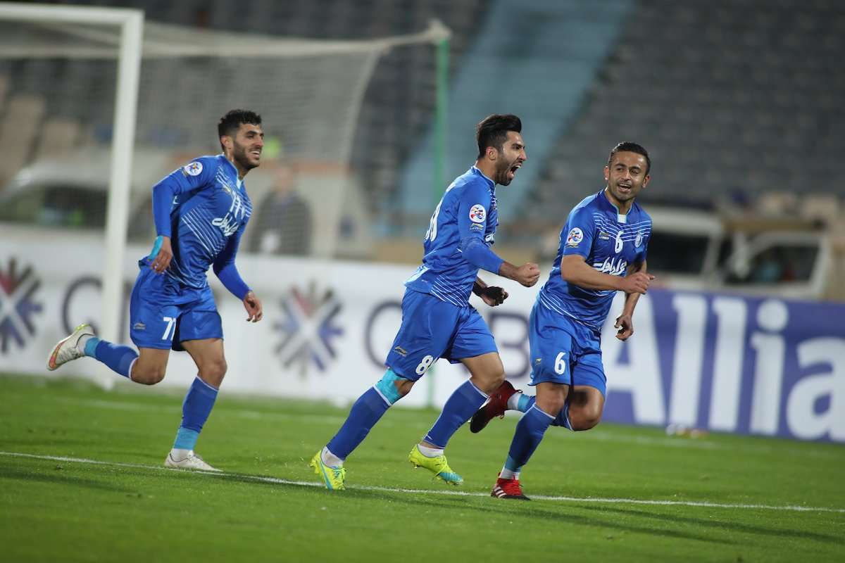 Esteghlal celebrating