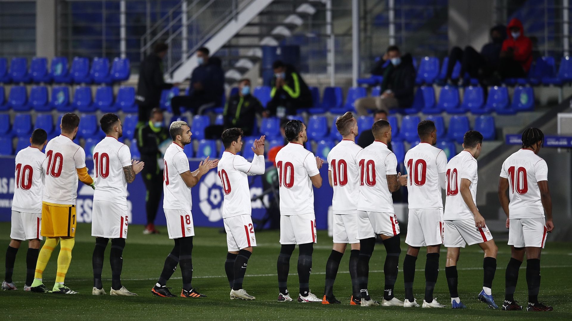 Sevilla, homenaje a Maradona