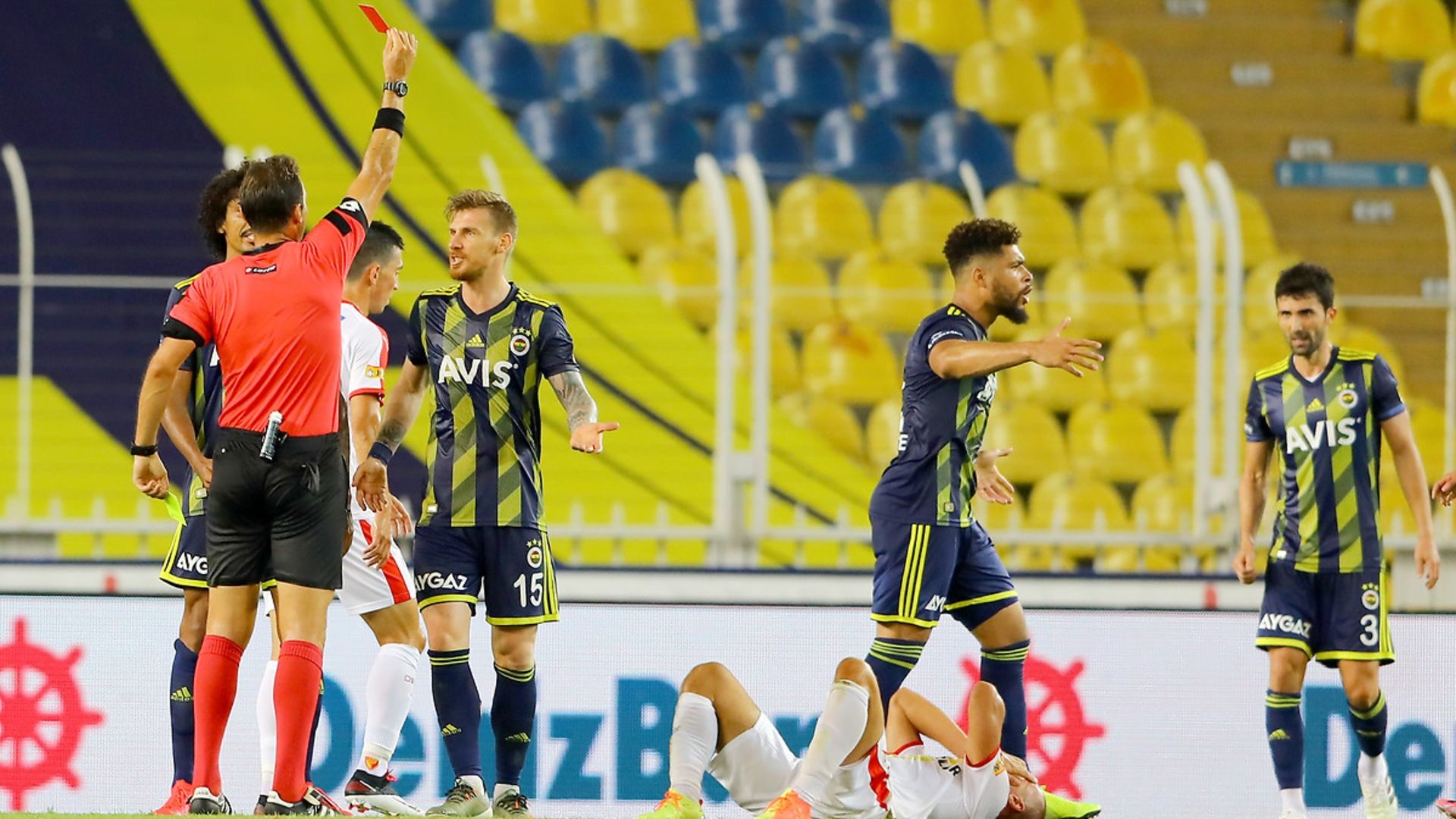 Fenerbahce v Goztepe 07042020
