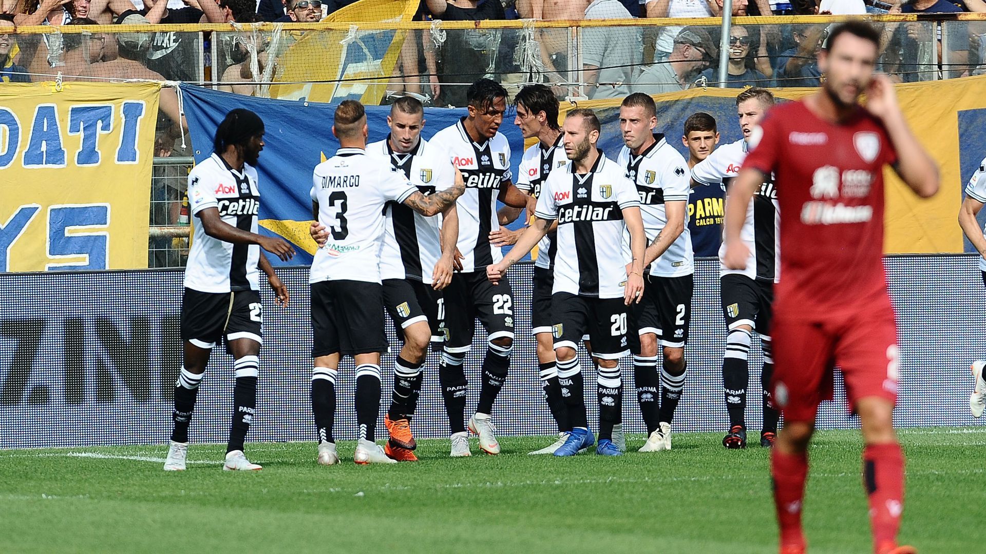 Parma celebrates Roberto Inglese goal vs. Cagliari