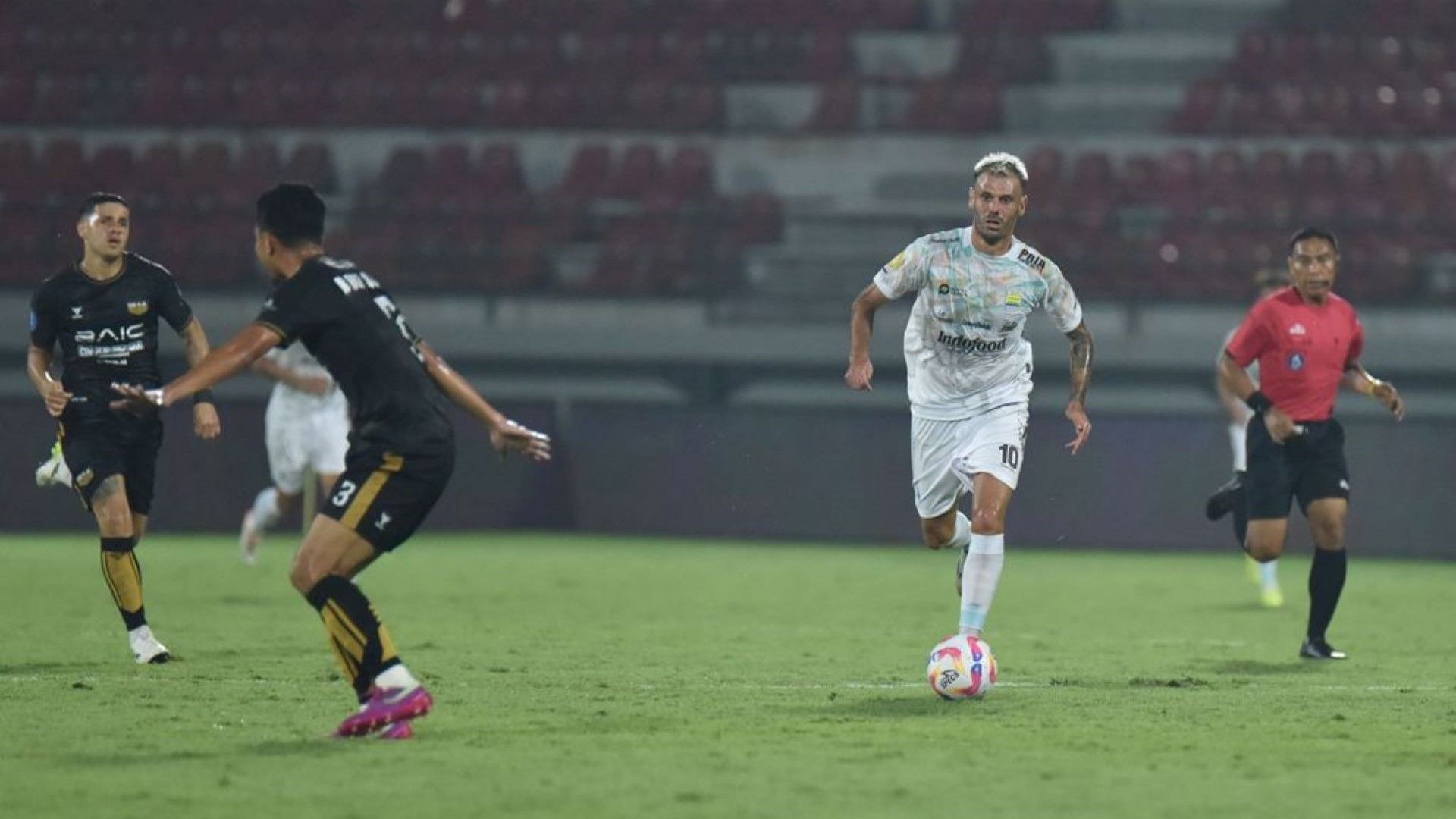 Tyronne del Pino - Persib Bandung vs Dewa United 19082024