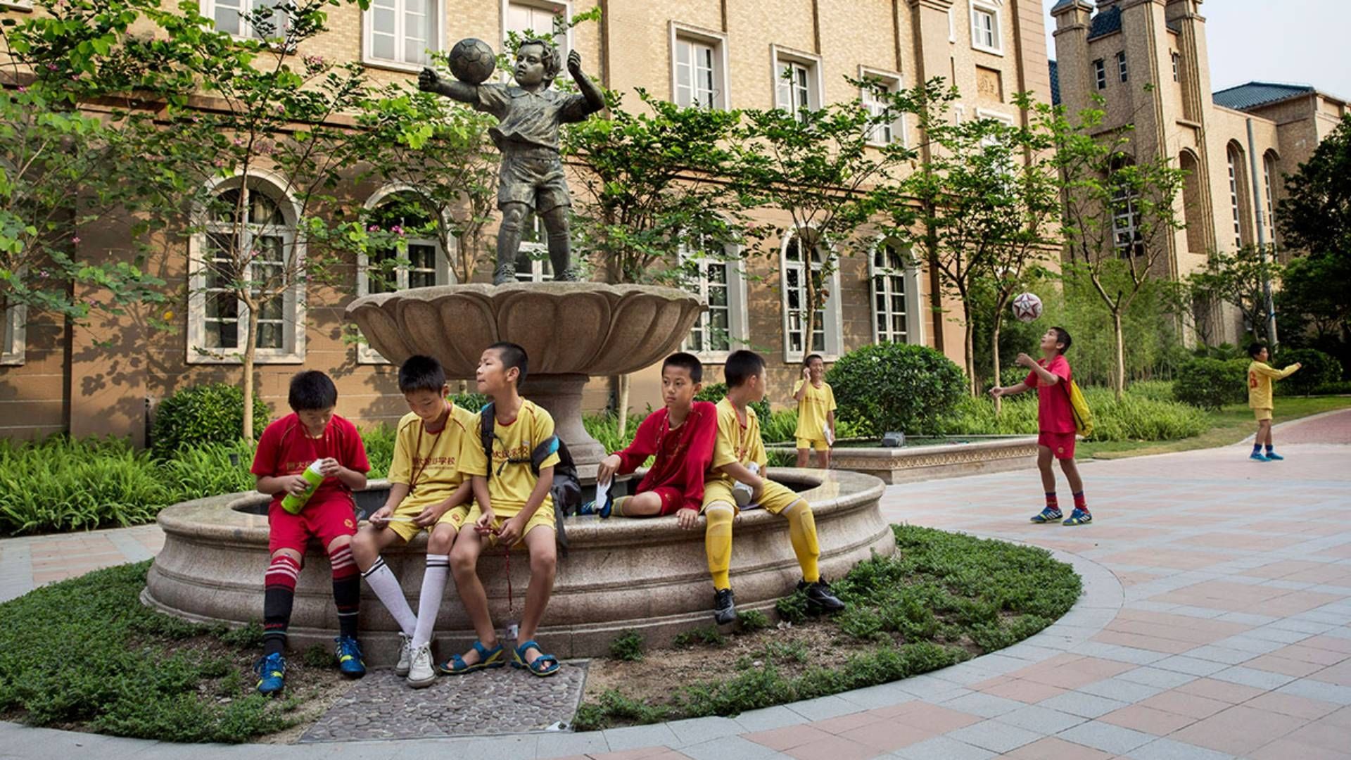 evergrande-football-school-19022022