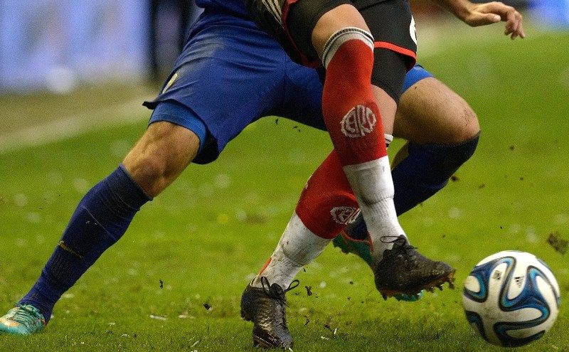 Boca v River piernas pelota