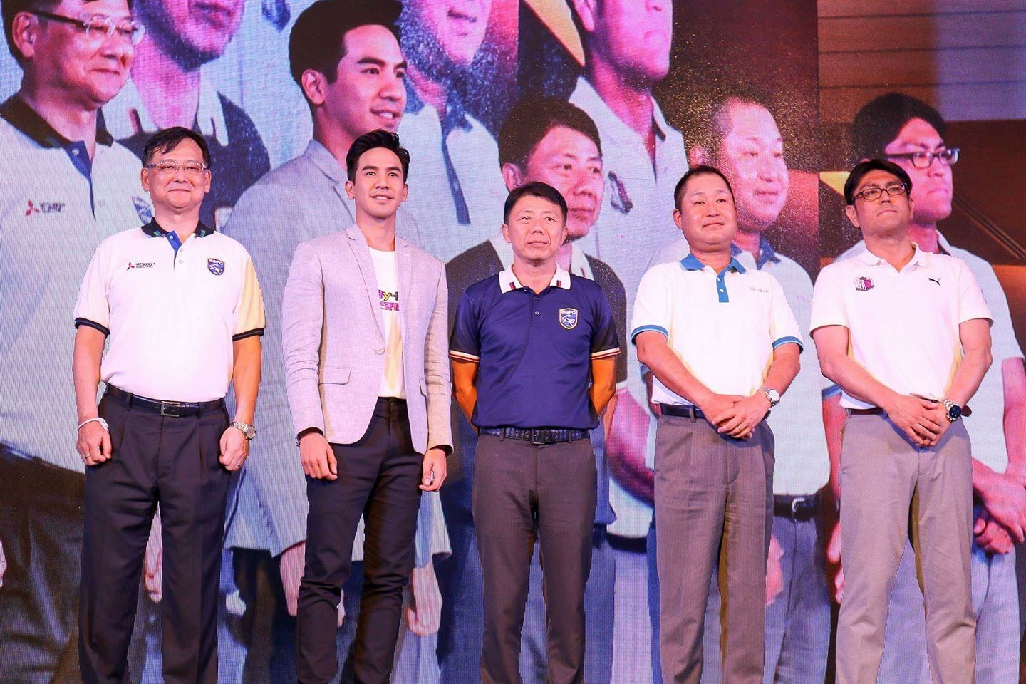 โป๊ป ธนวรรธน์ & บีจีเอฟซี