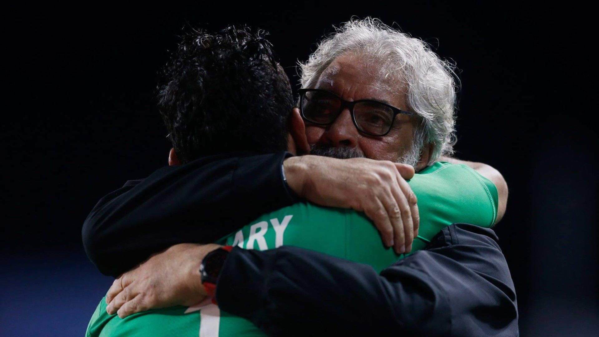 أحمد ناجي - عصام الحضري