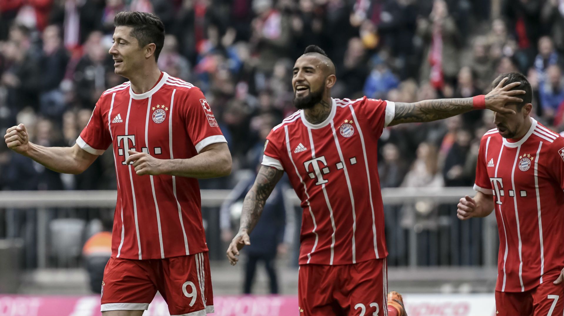 100318 Arturo Vidal Franck Ribéry Robert Lewandowski Bayern Münich Hamburgo