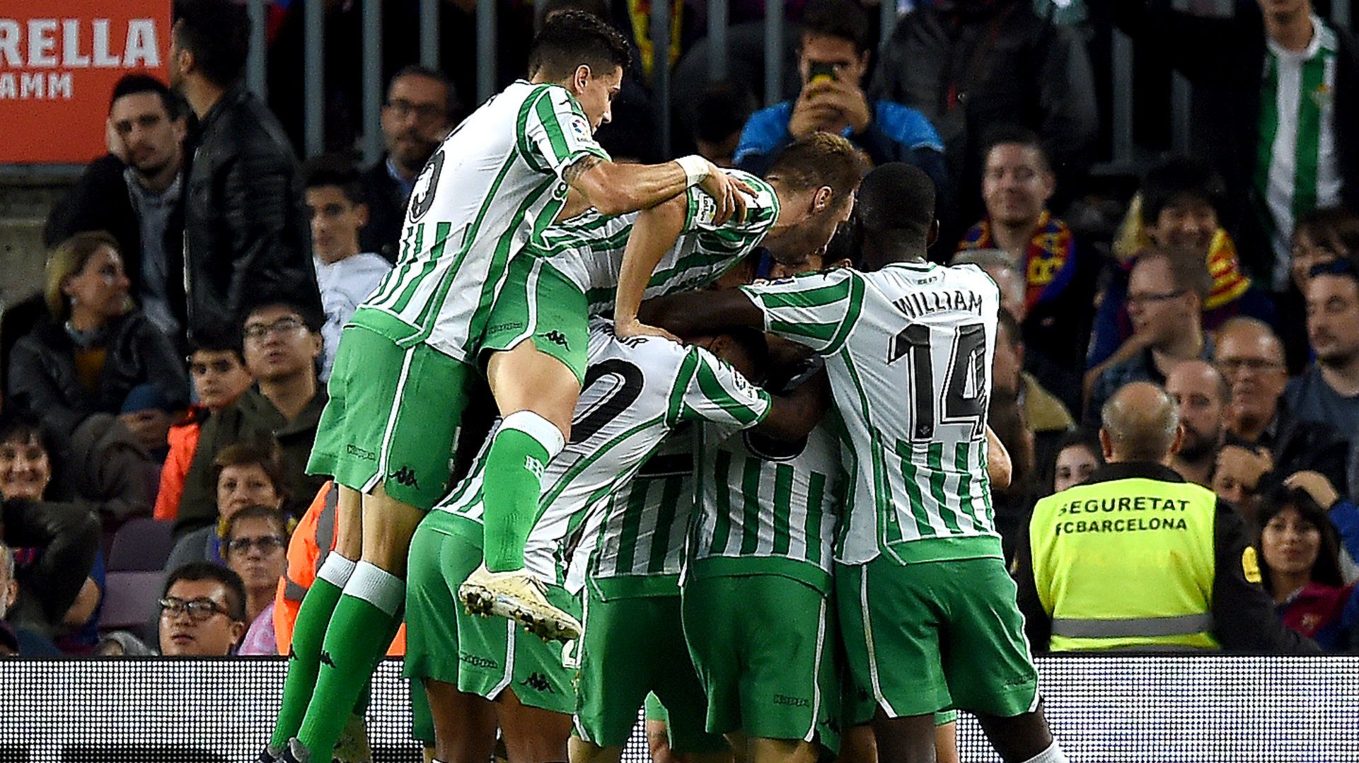Real Betis celebration vs Barcelona La Liga 2018-19
