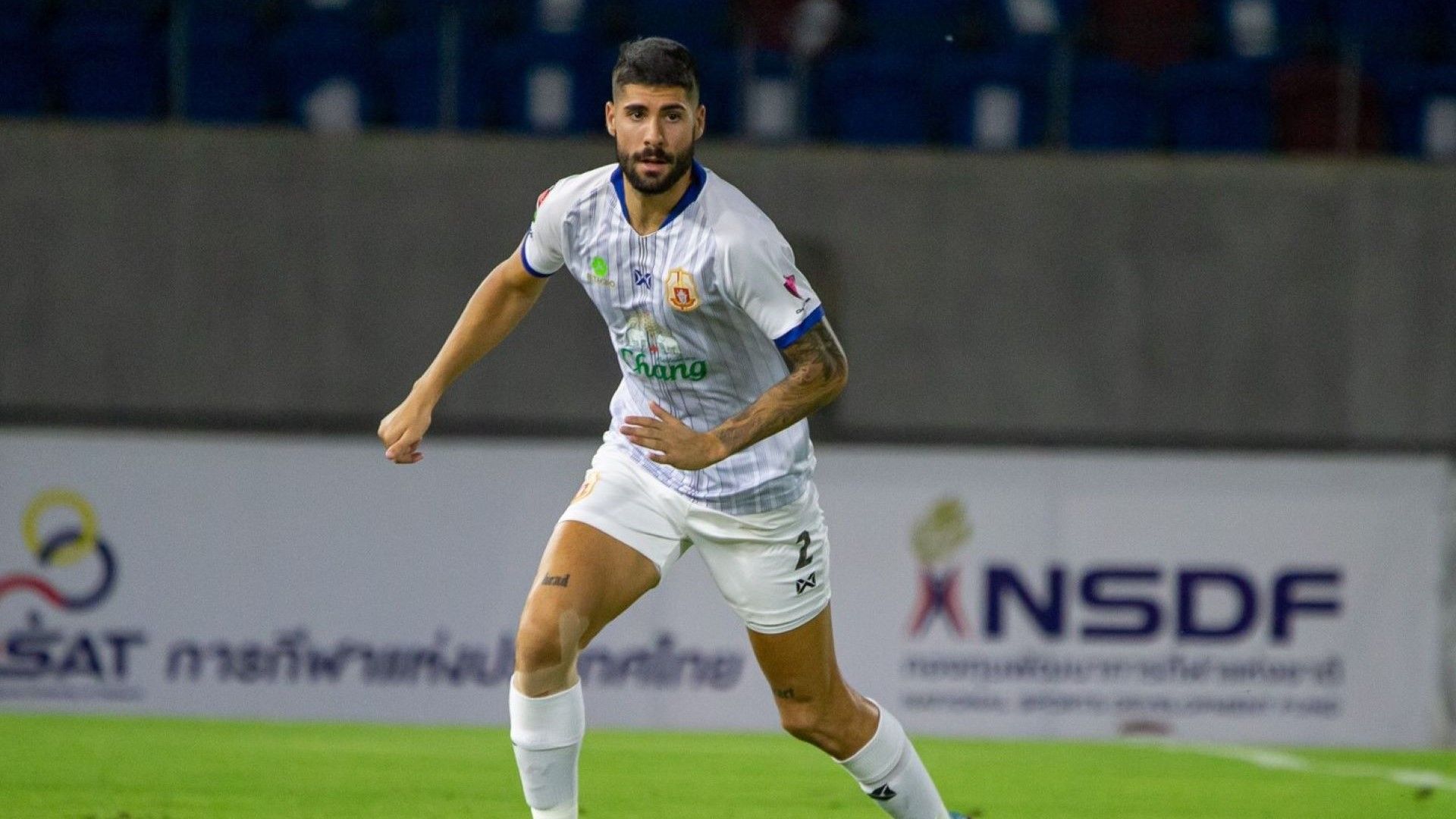 Kike Linares - Lamphun Warrior