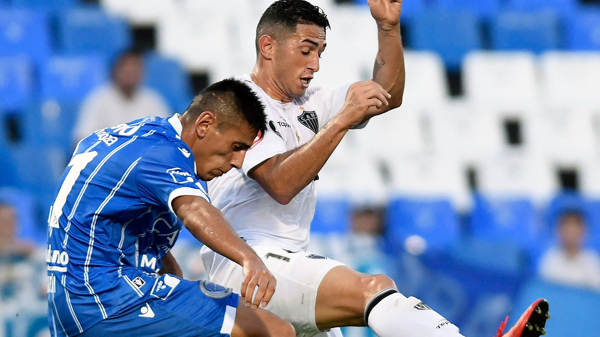 Fabricio Angileri Danilo Barcelos Godoy Cruz Atletico-MG Copa Libertadores 08032017