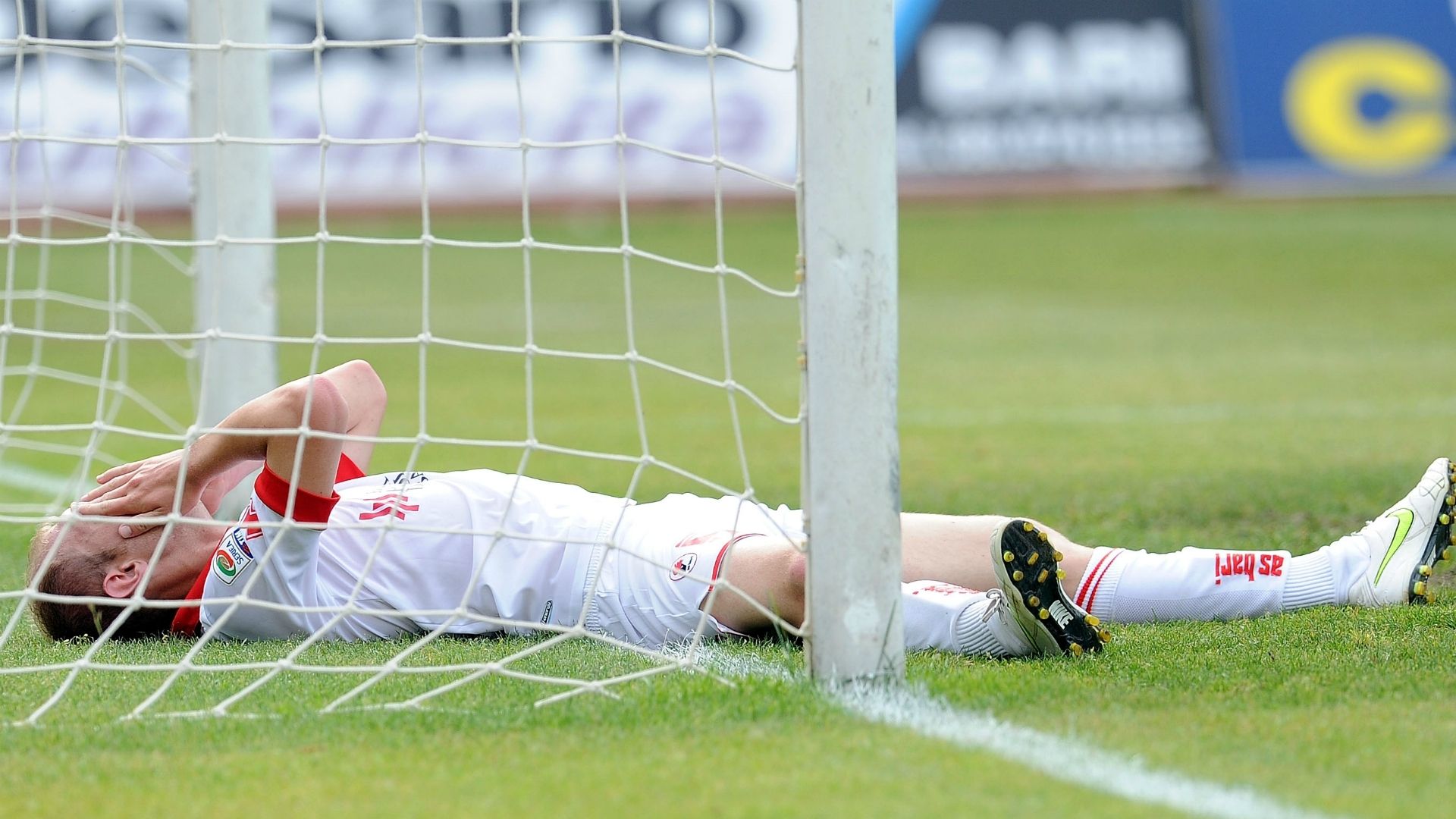 Andrea Masiello Bari Lecce Serie A 05152011