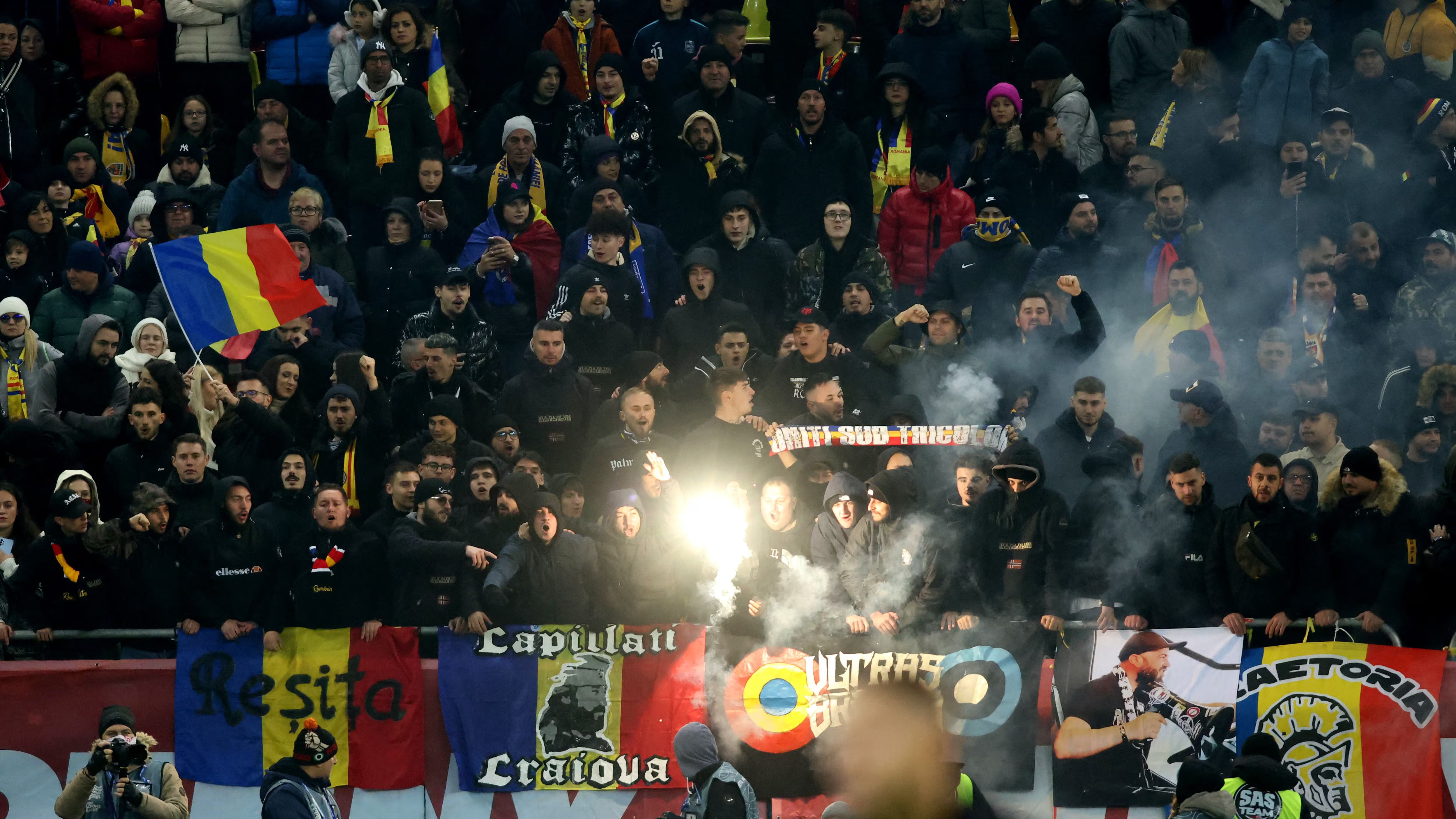 Romanian fans Románia román szurkolók