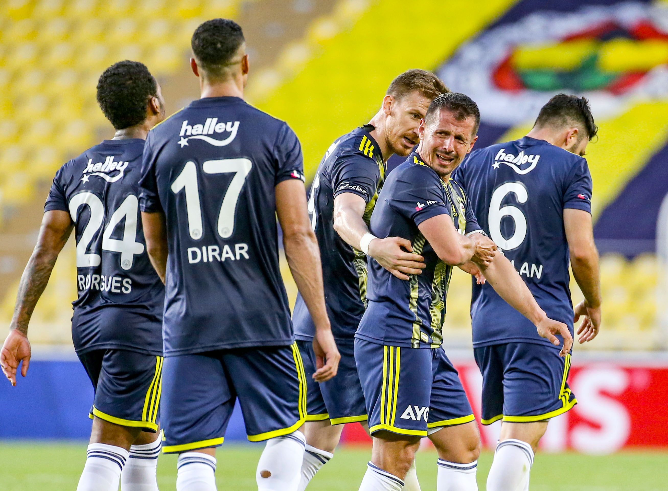 Emre Belozoglu Fenerbahce v Yeni Malatyaspor 06272020