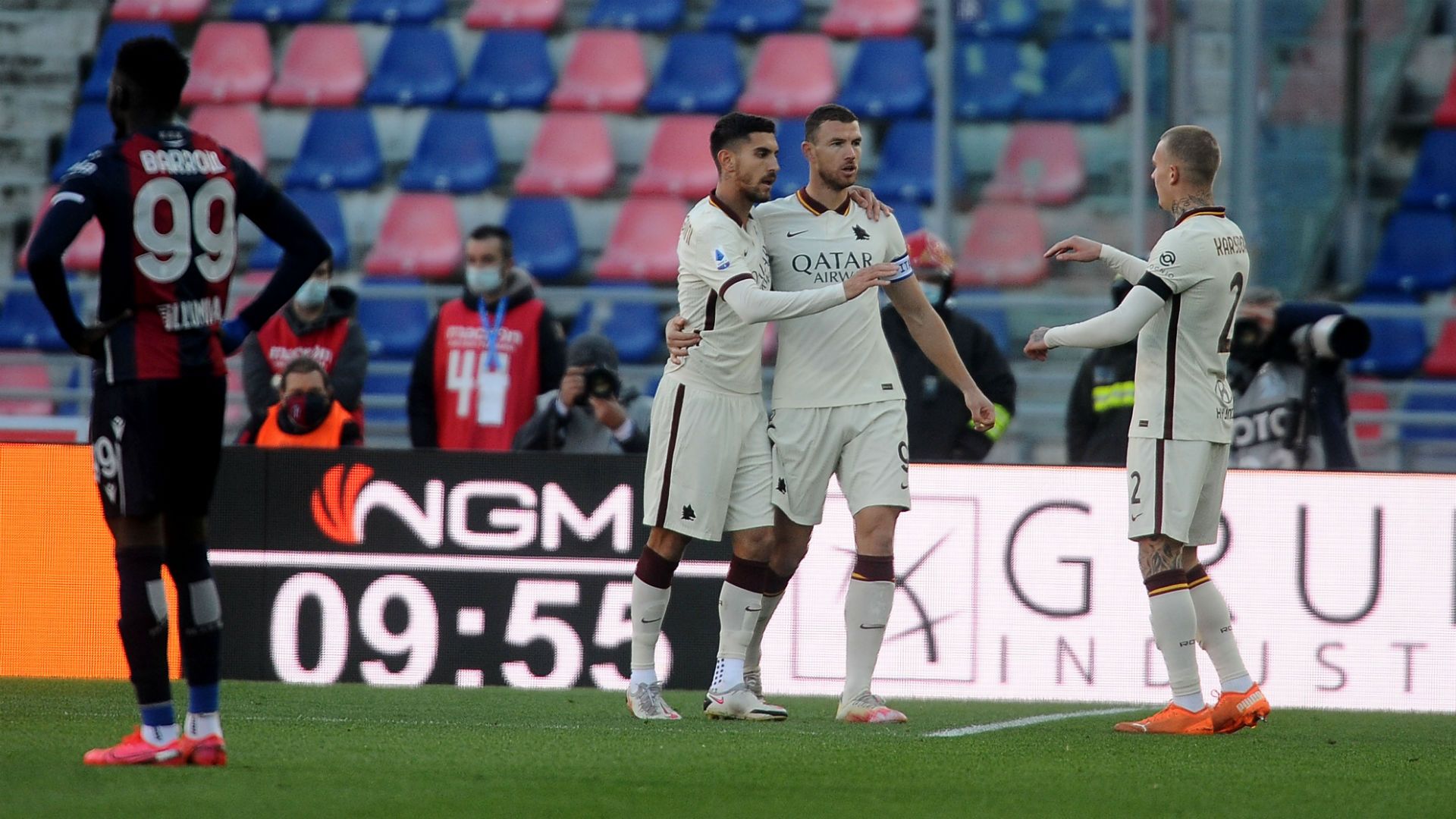 Dzeko celebrating Bologna Roma
