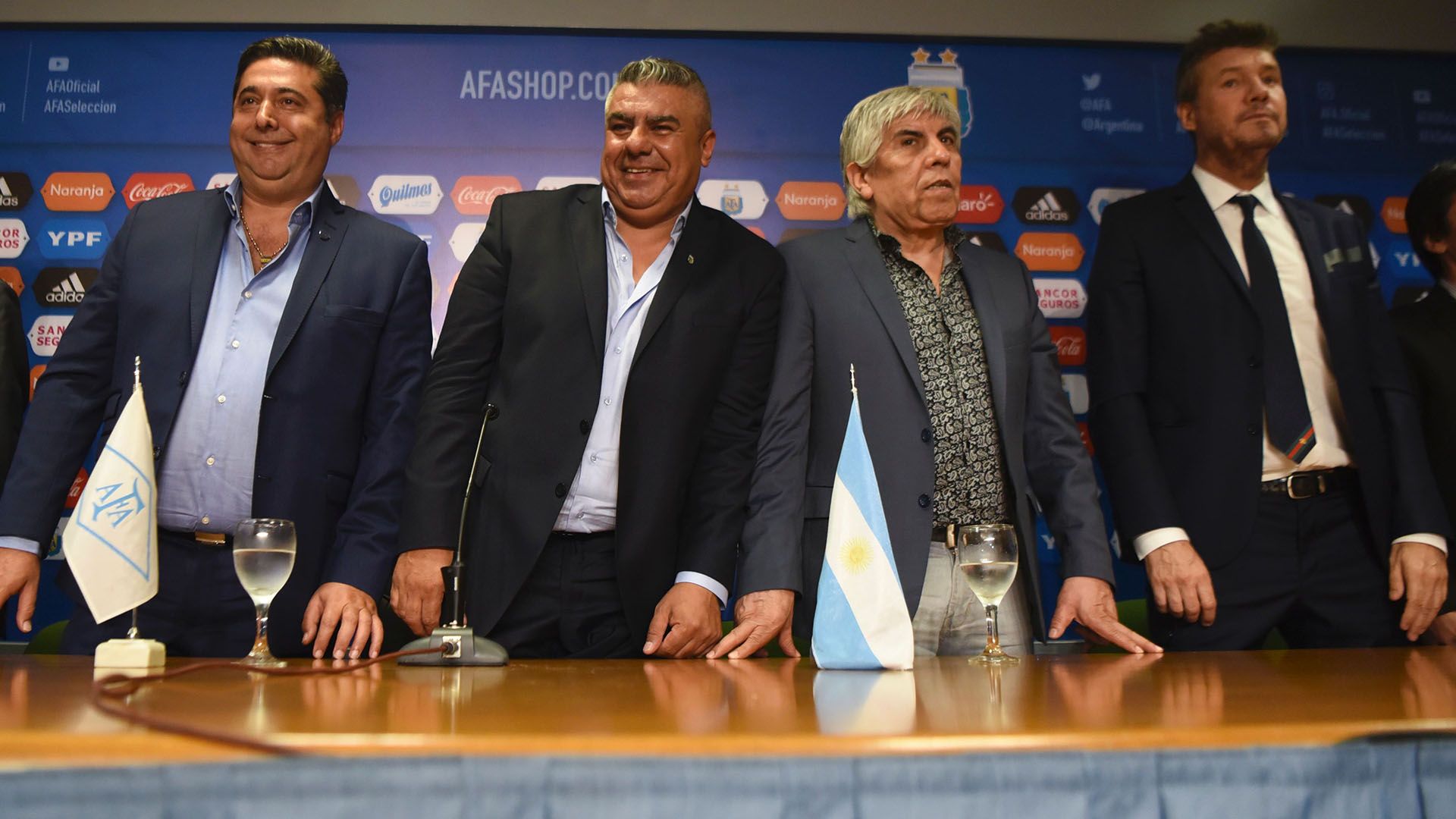 Daniel Angelici Claudio Chiqui Tapia Hugo Moyano Marcelo Tinelli Asociacion del futbol argentino AFA 29032017