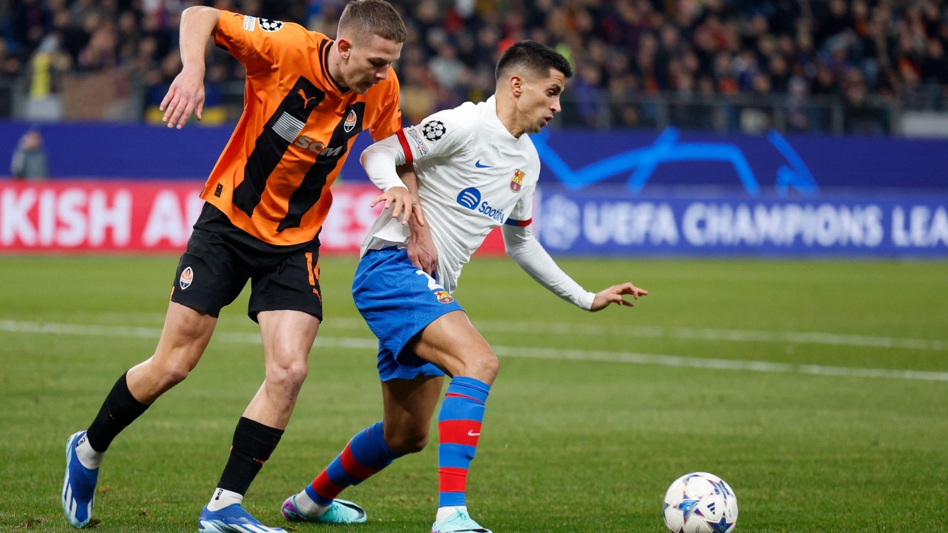 Joao Cancelo Shakhtar Donetsk Barcelona Champions League 2023-24