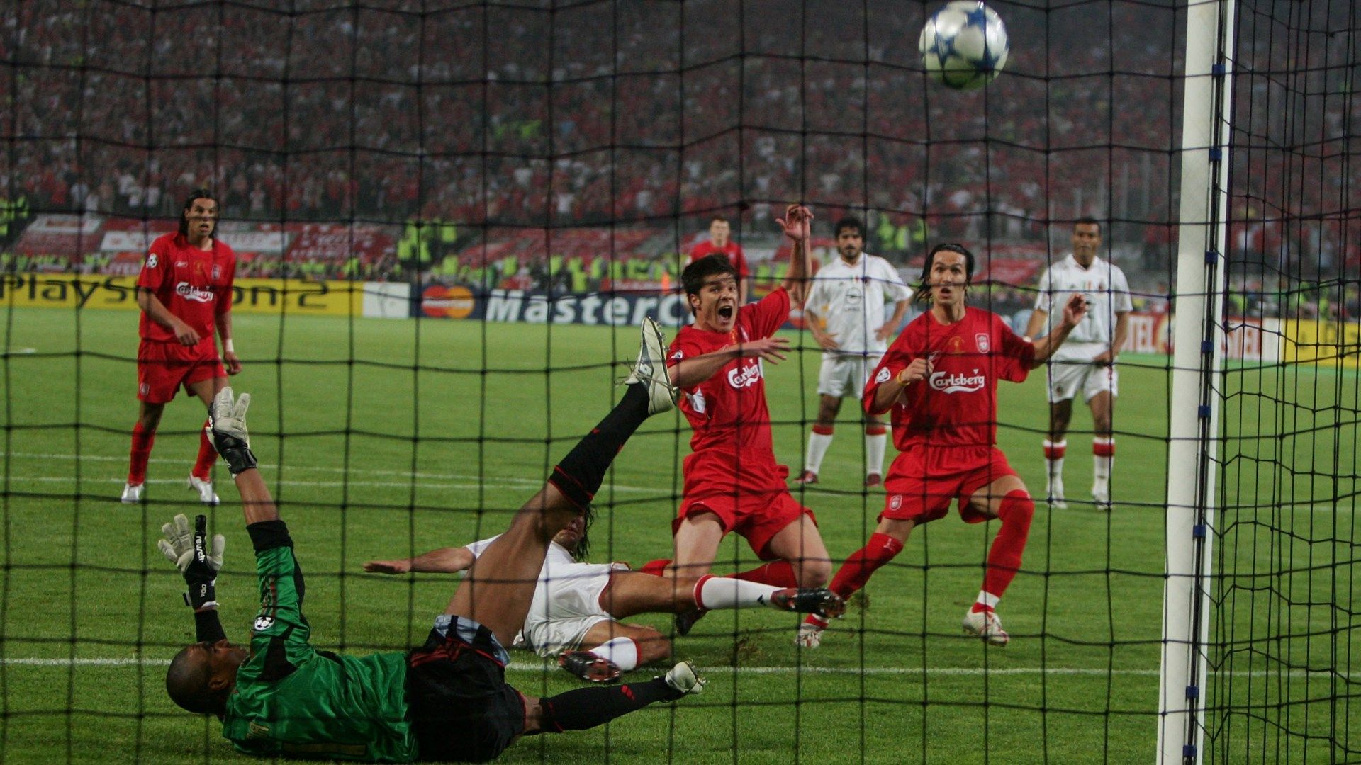 Xabi Alonso Liverpool AC Milan 2005 Champions League final