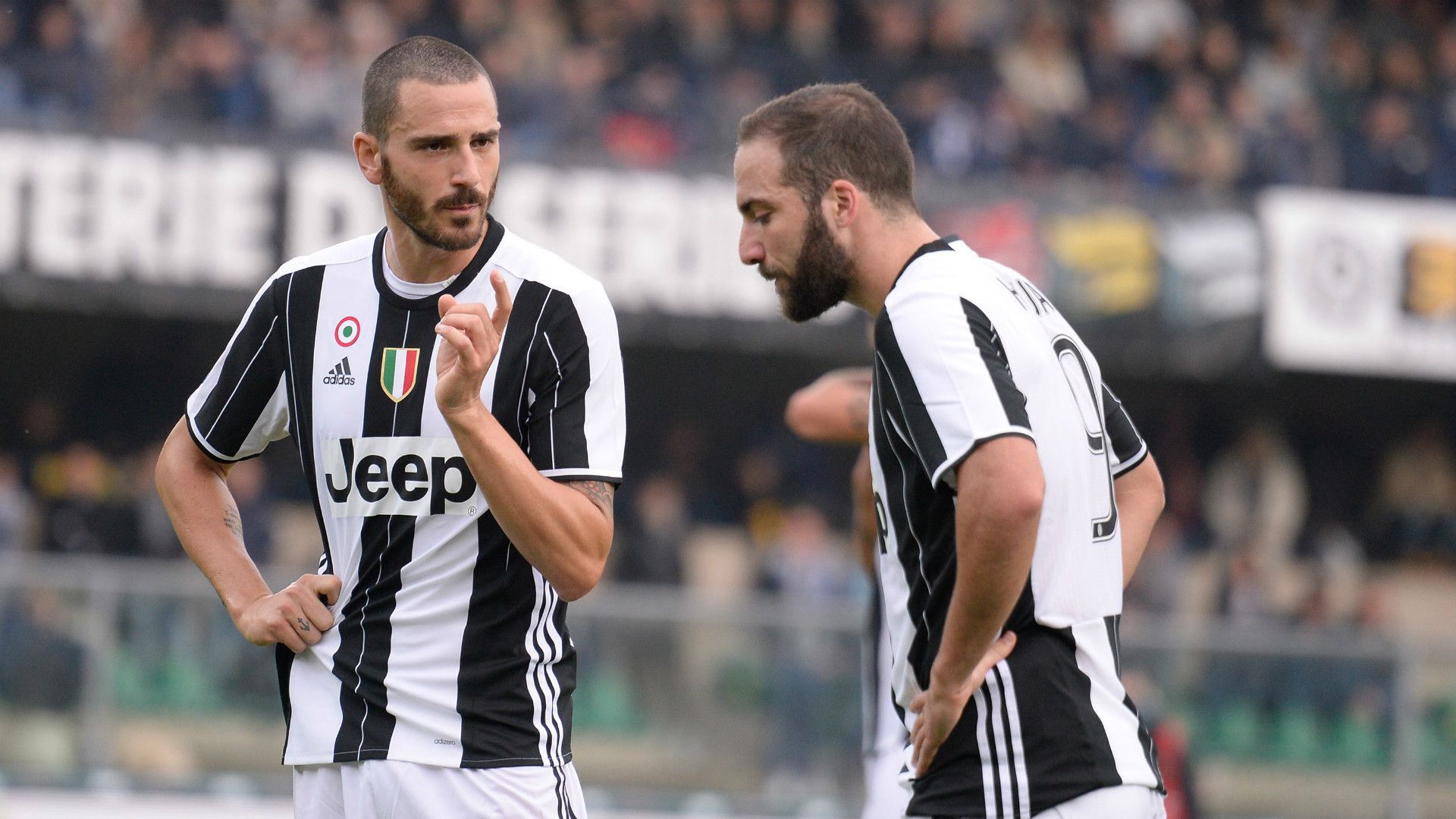 Leonardo Bonucci Gonzalo Higuain Juventus