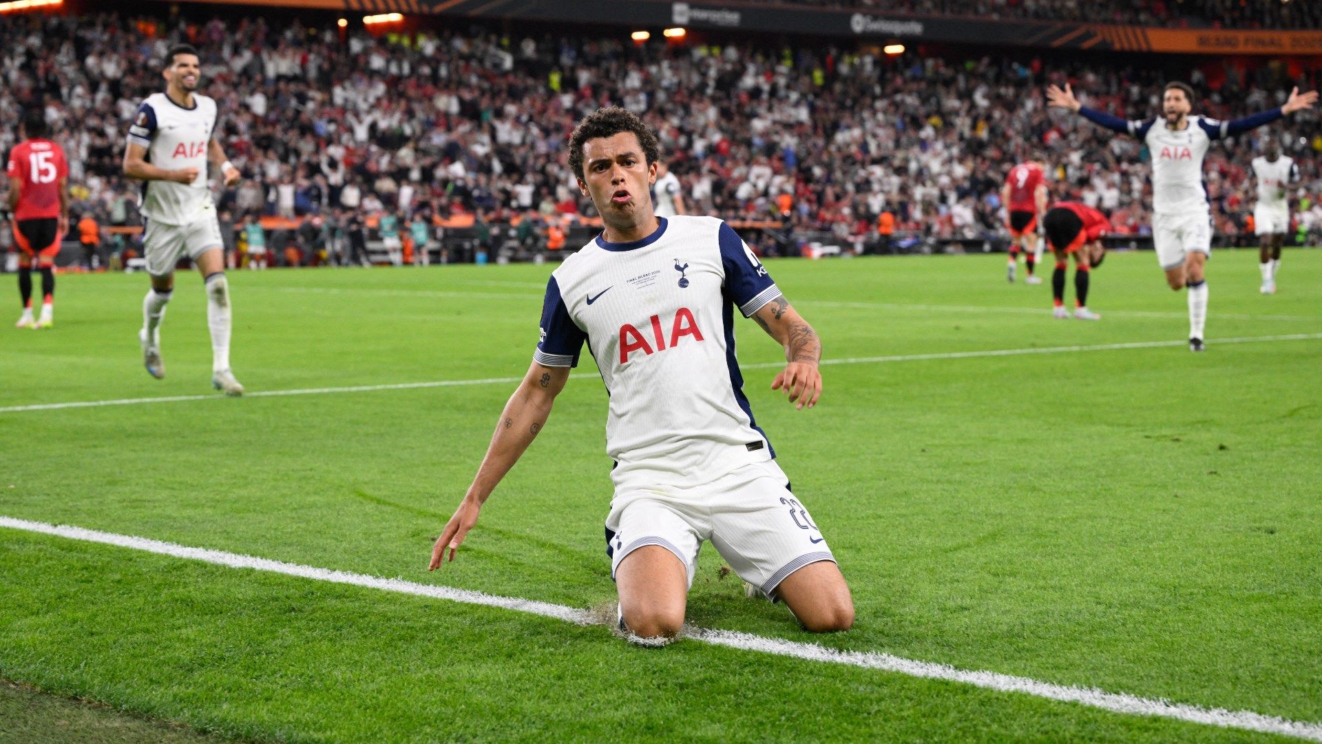 Brennan Johnson Tottenham Hotspur Manchester United Europa League 2025