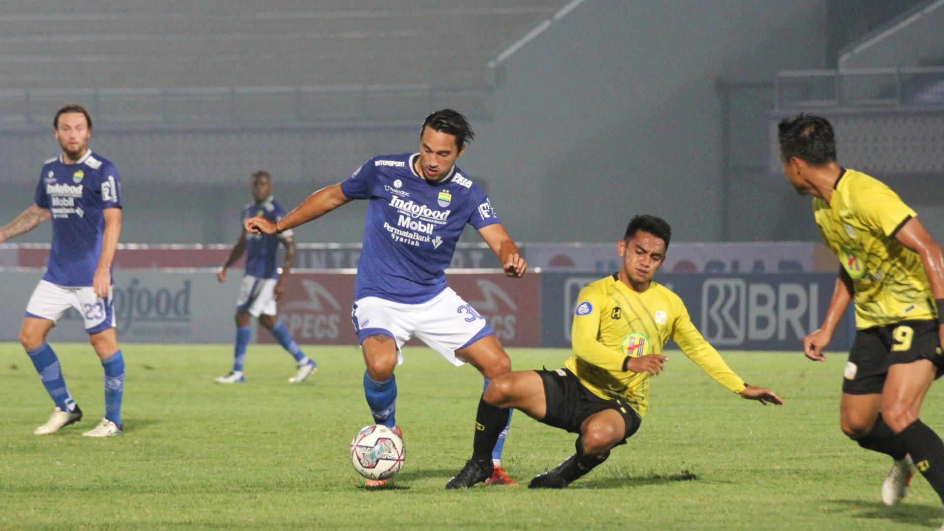 Ezra Walian, Rafinha, Ambrizal Umanailo - Persib Bandung vs Barito Putera