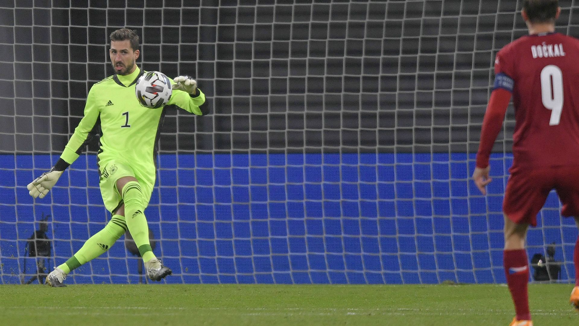 GERMANY ONLY: KEVIN TRAPP 11112020