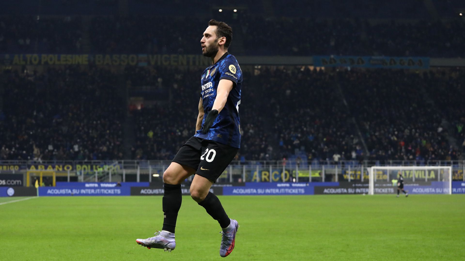 Hakan Calhanoglu, Inter