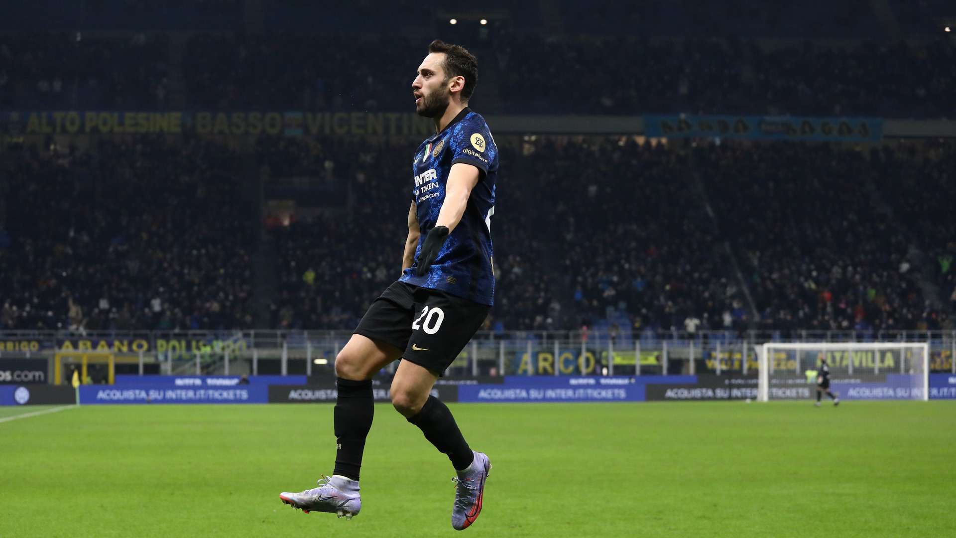 Hakan Calhanoglu, Inter