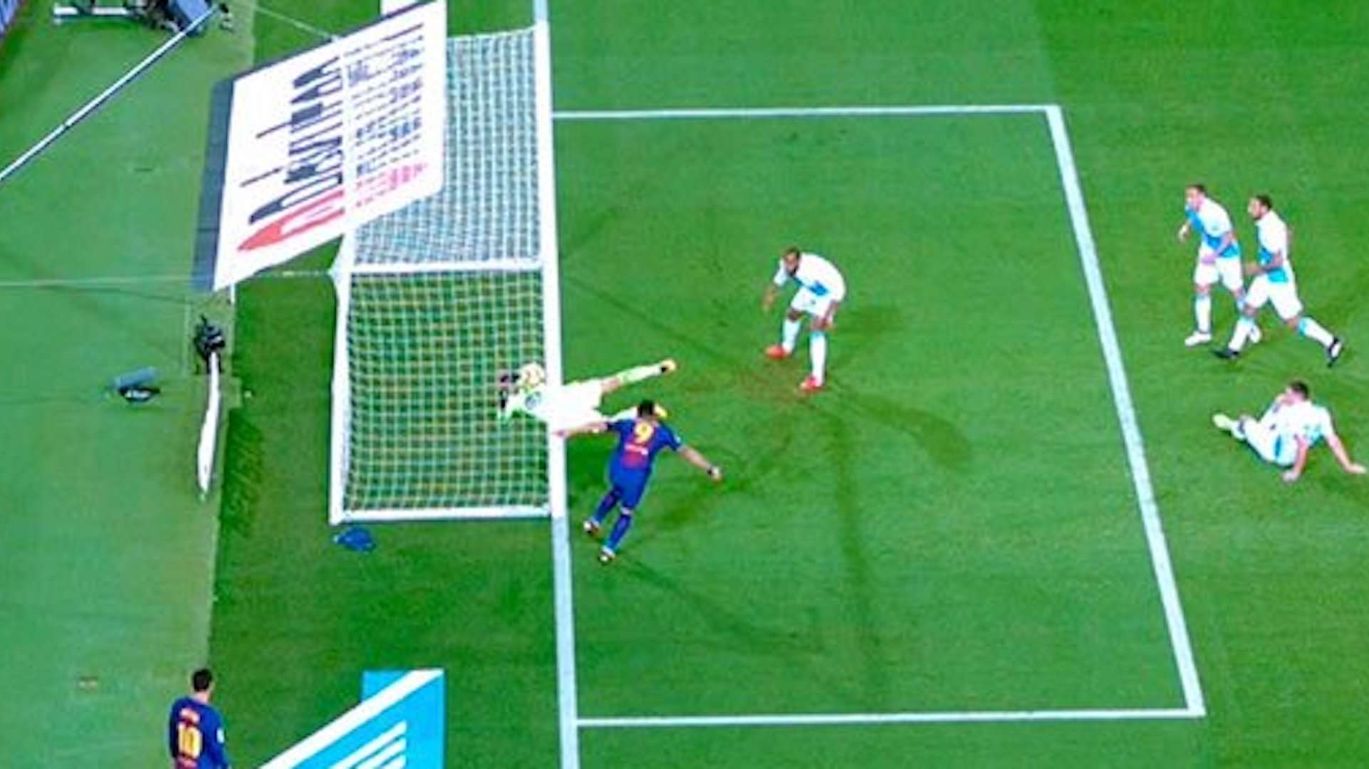 Luis Suarez gol fantasma Barcelona Deportivo