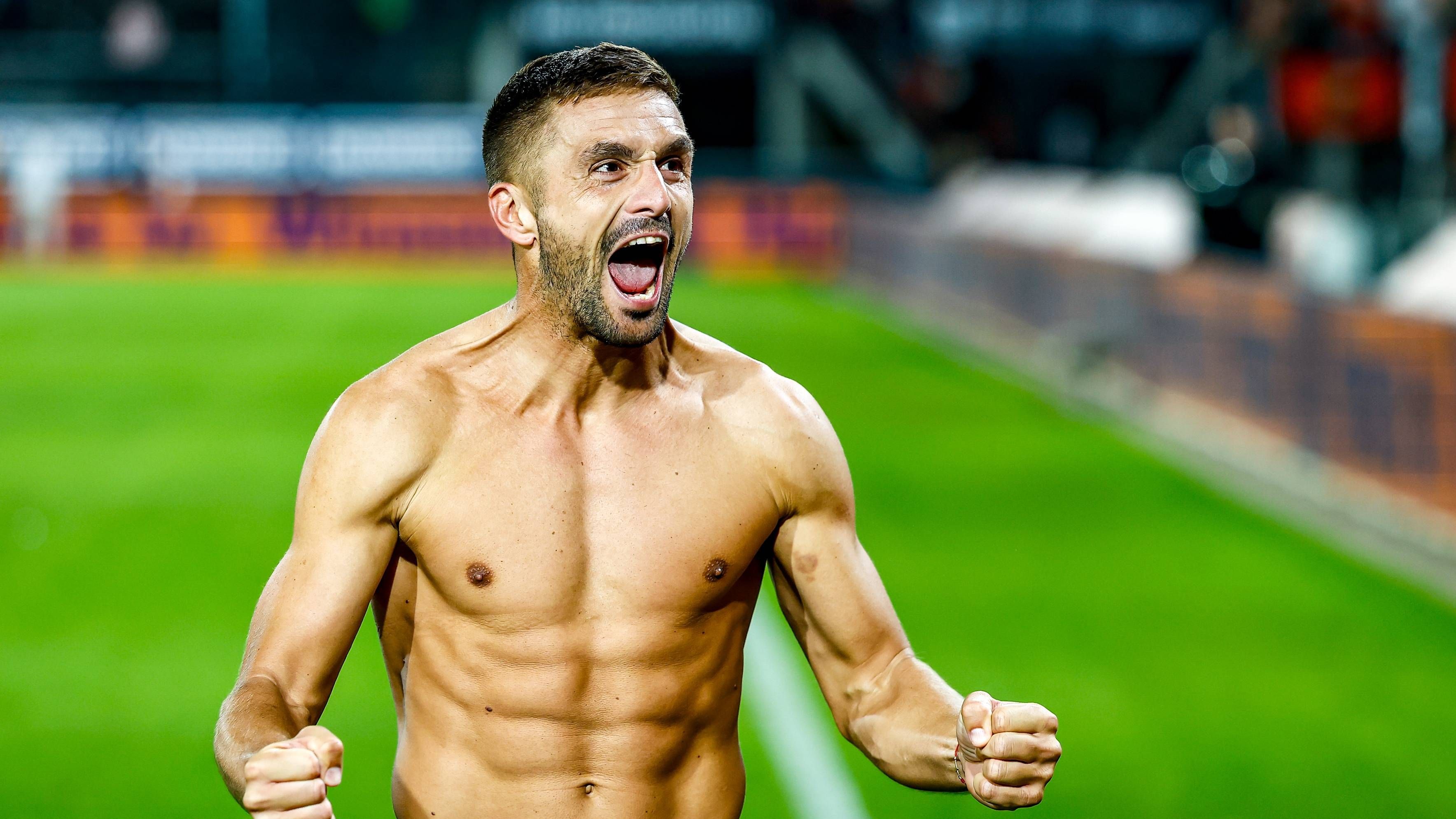 O NEC ganha milhões com a vitória sobre o Olympiakos na fase preliminar da Liga dos Campeões