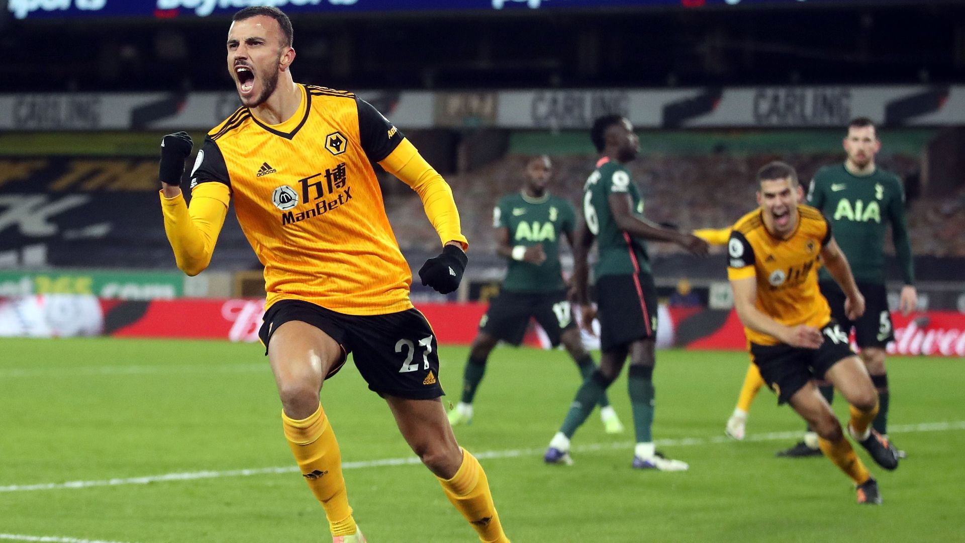Romain Saiss Wolves 2020-21