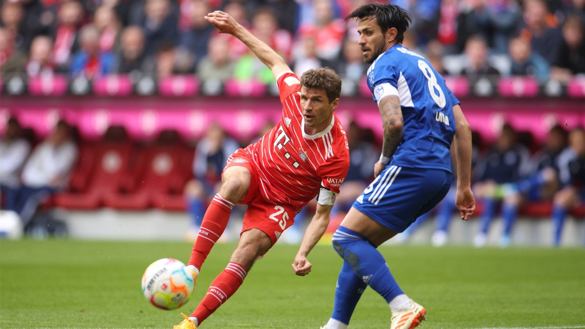 Thomas Muller Danny Latza FC Bayern Schalke 2023 Getty Images