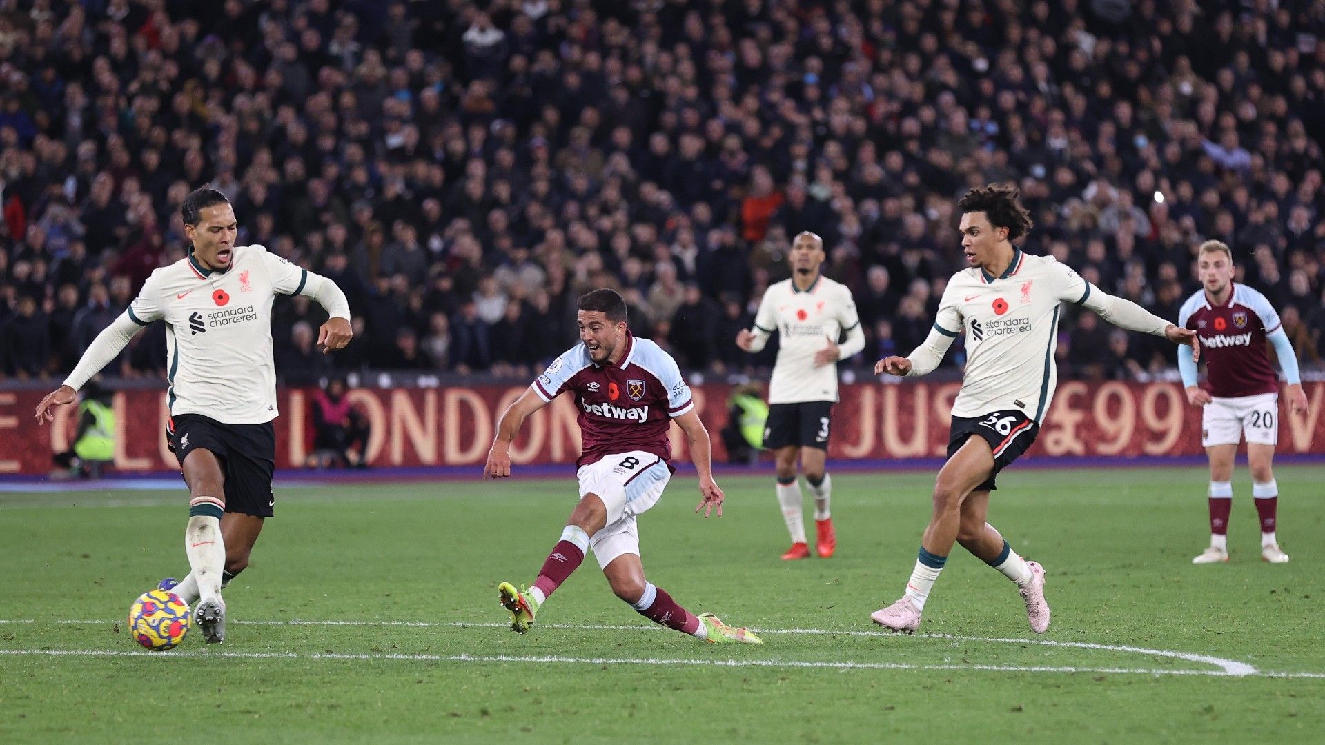 Pablo Fornals West Ham Liverpool 2021-22