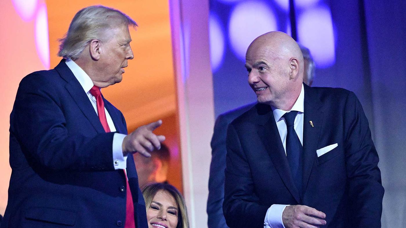 برلماني أمريكي يطالب باستدعاء إنفانتينو للتحقيق حول علاقته بترامب وأزمات المونديال!