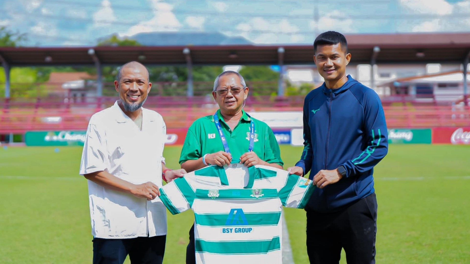 วิชาญชัย หาทรัพย์ - มงคล ทศไกร