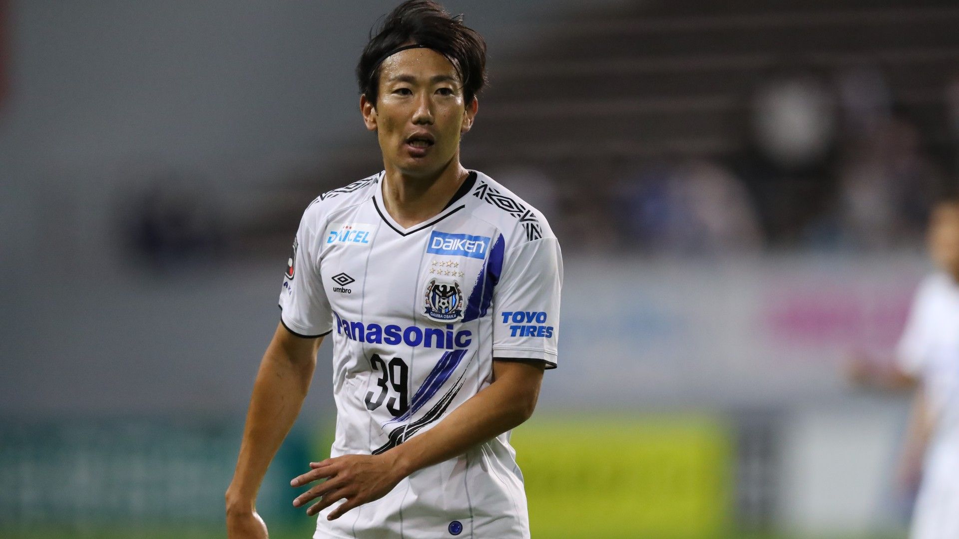 横浜FC 渡邉千真 サイン入りユニ オンラインストア限定】8/27(土)より「渡邉千真選手Jリーグ通算