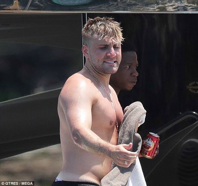 Luke Shaw Body